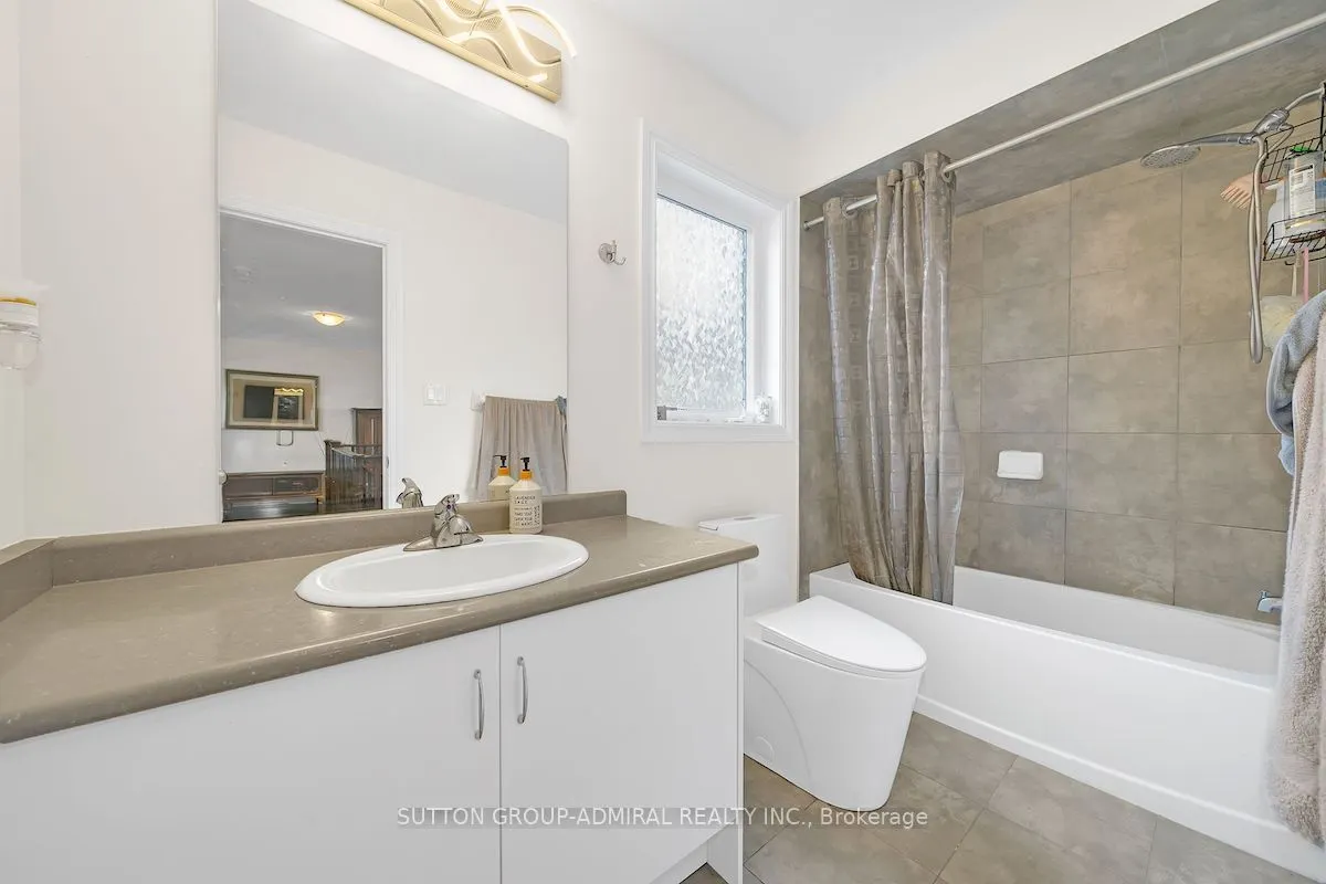 1152 Peelar Crescent