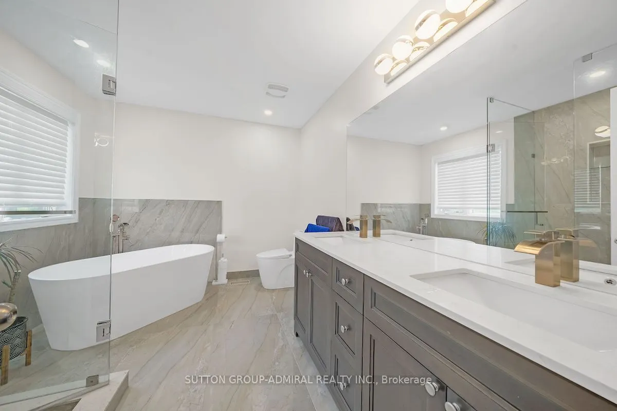 1152 Peelar Crescent