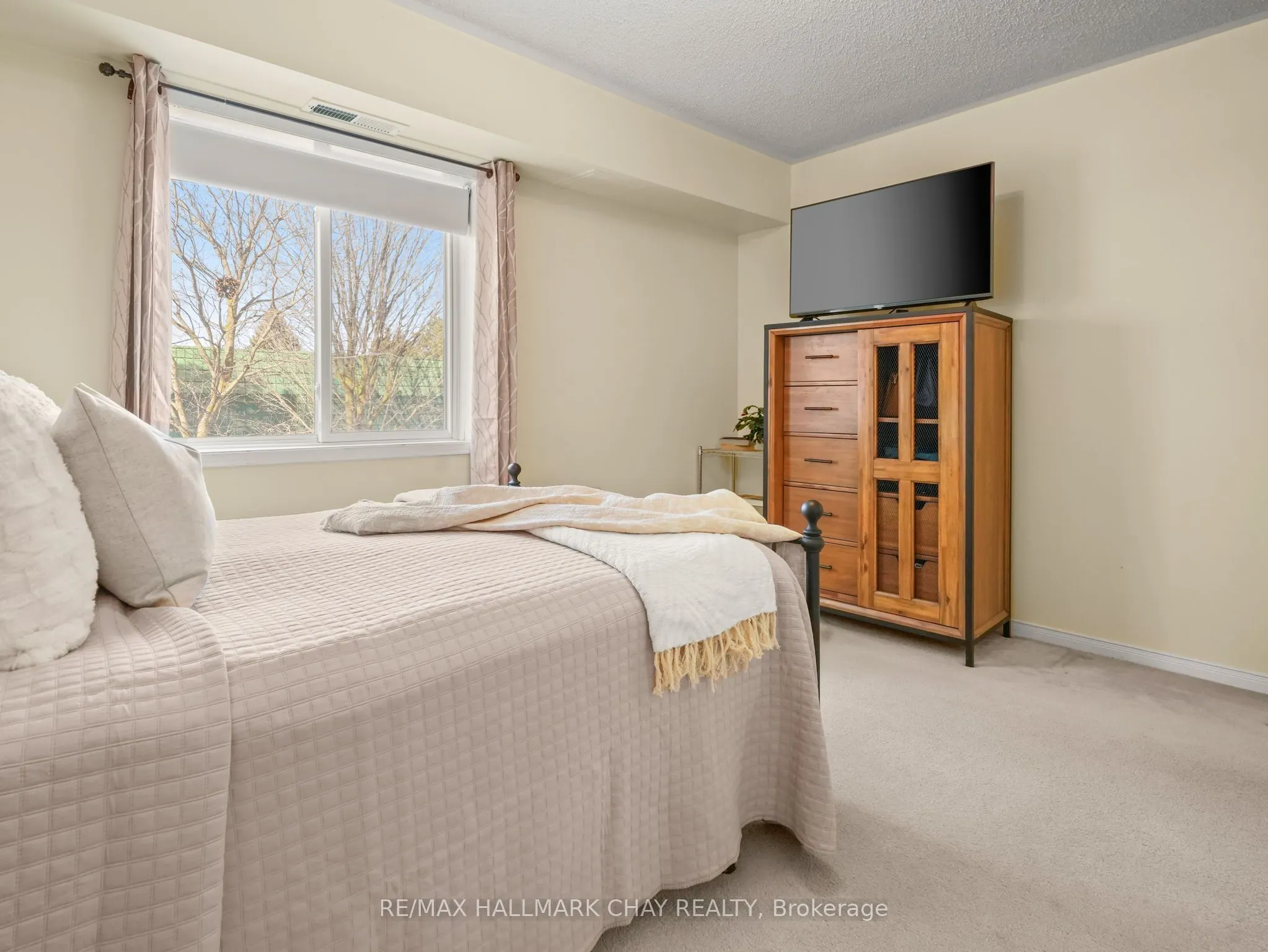 247 King Street N, #202