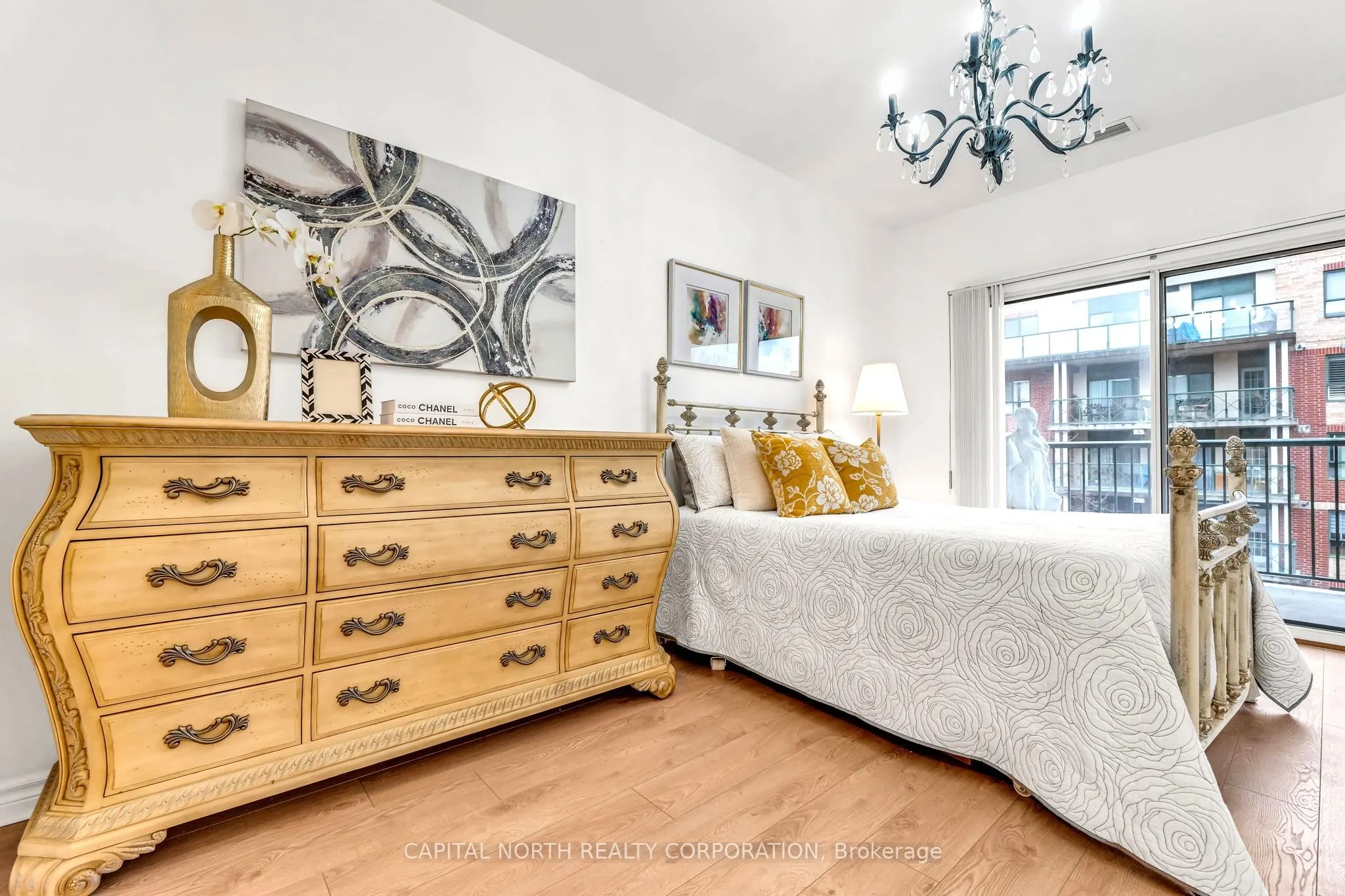 33 Wallace Street, #321