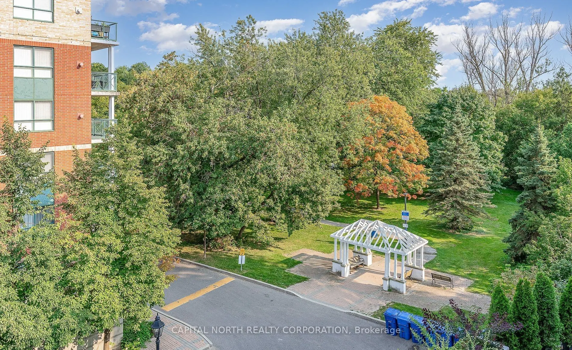 33 Wallace Street, #321