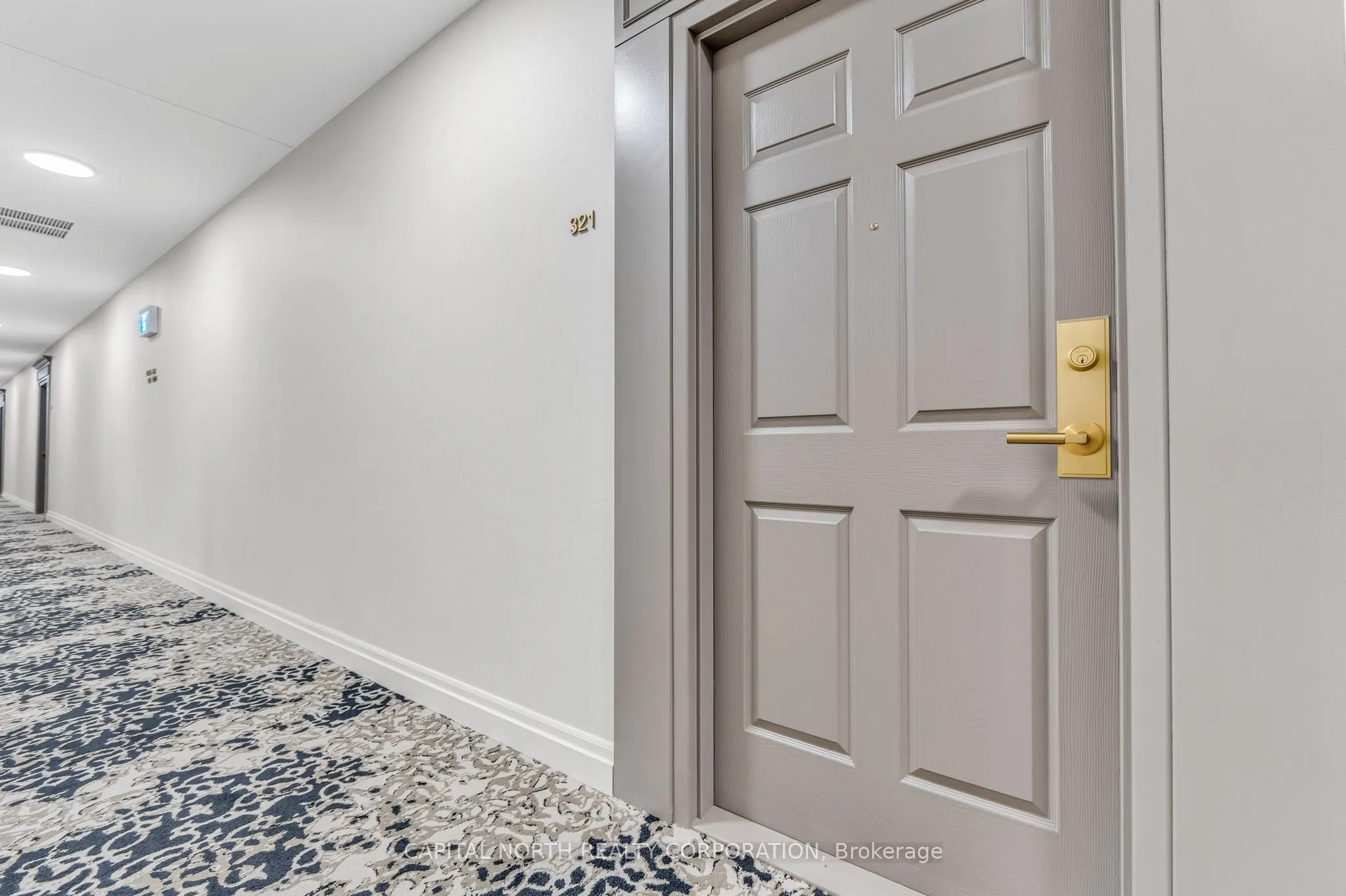 33 Wallace Street, #321