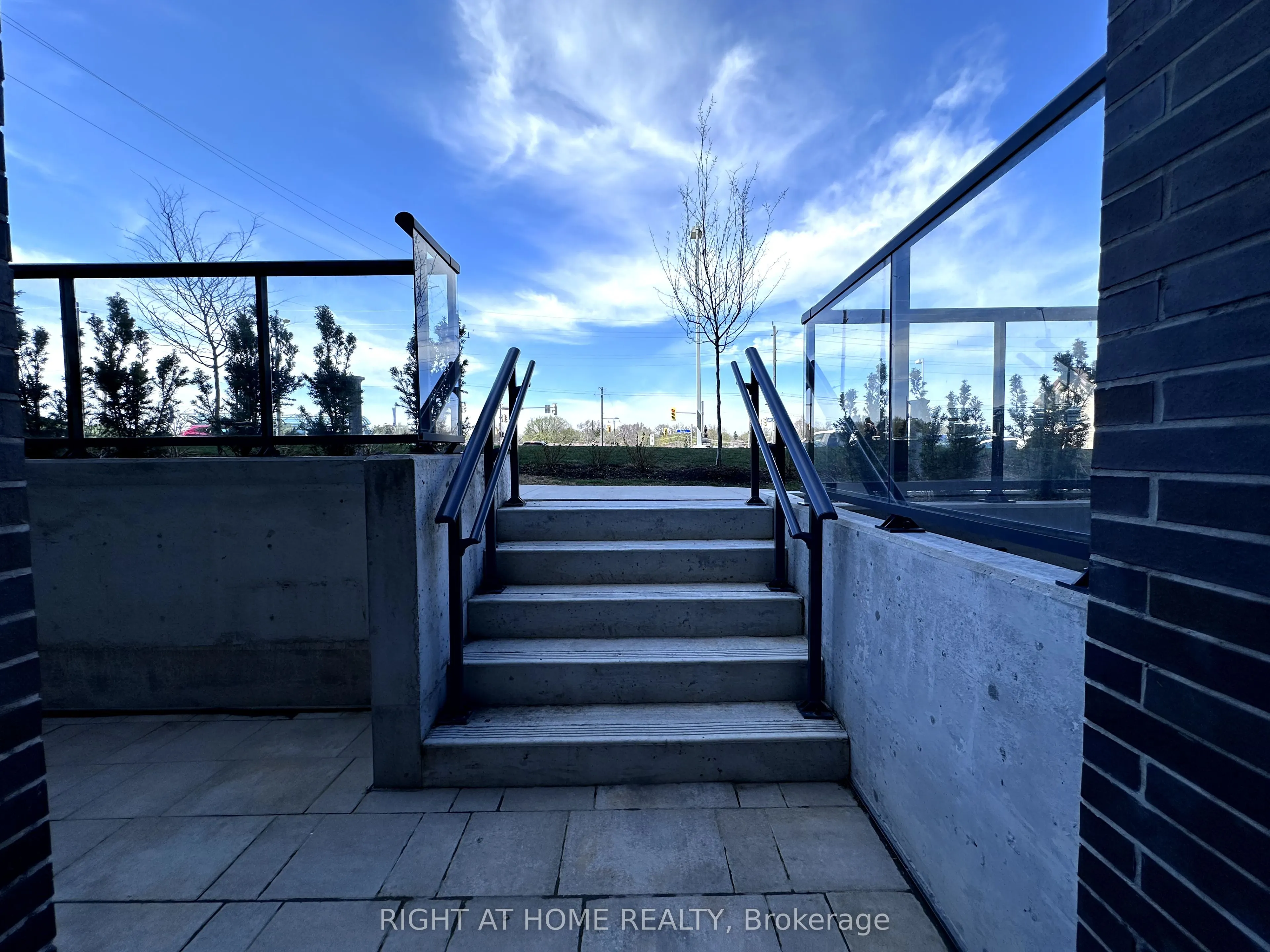 185 Deerfield Road, #015