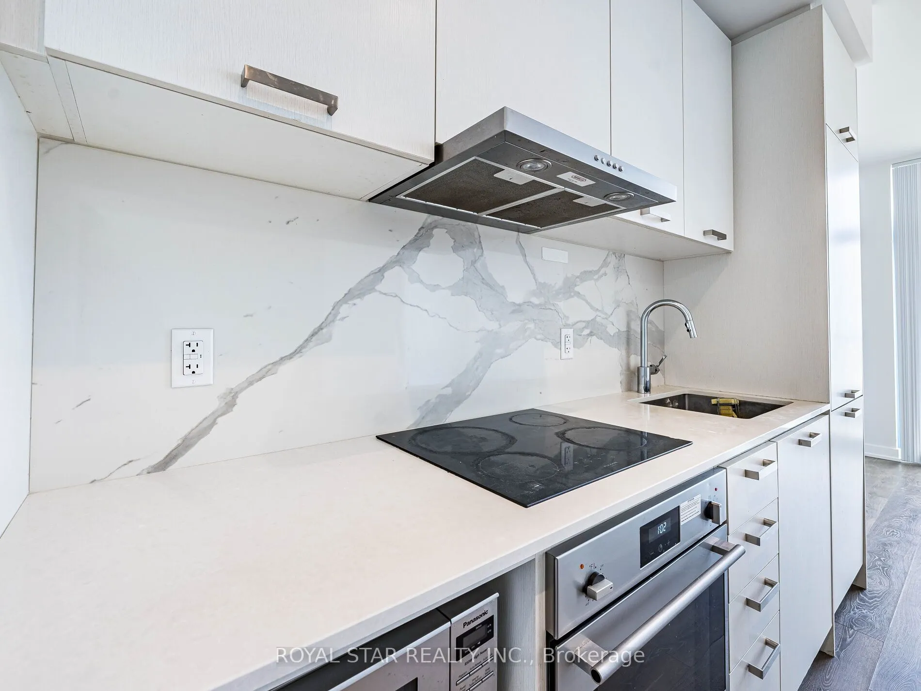 38 Honeycrisp Crescent, #1120