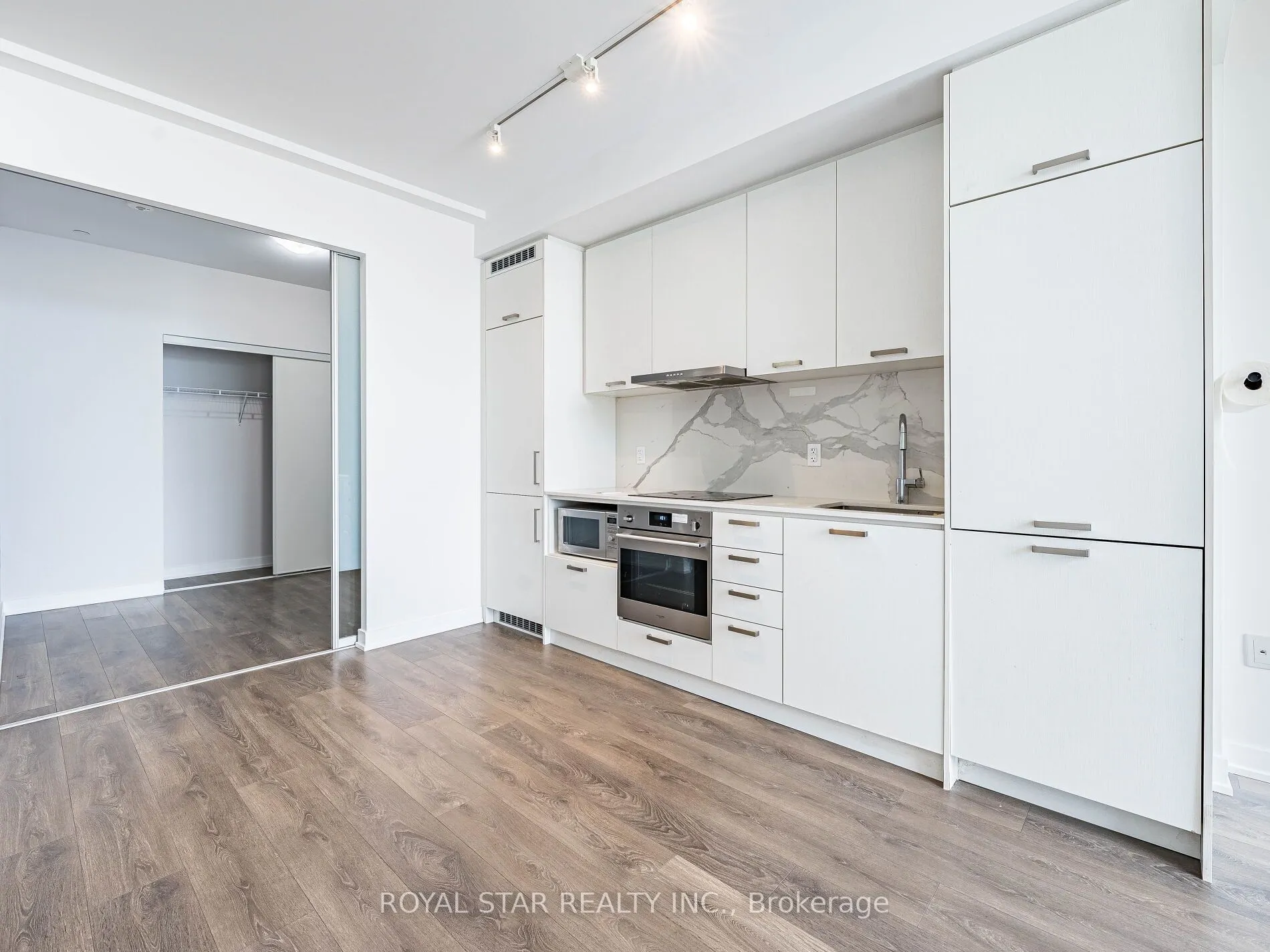 38 Honeycrisp Crescent, #1120