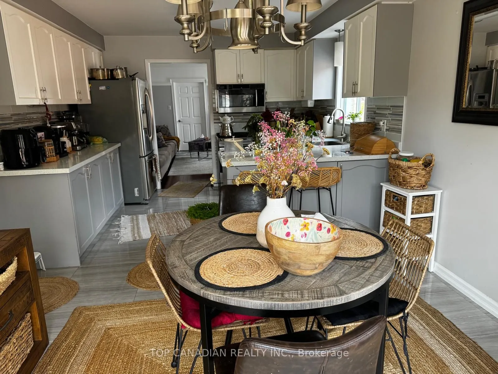 129 Compton Crescent S