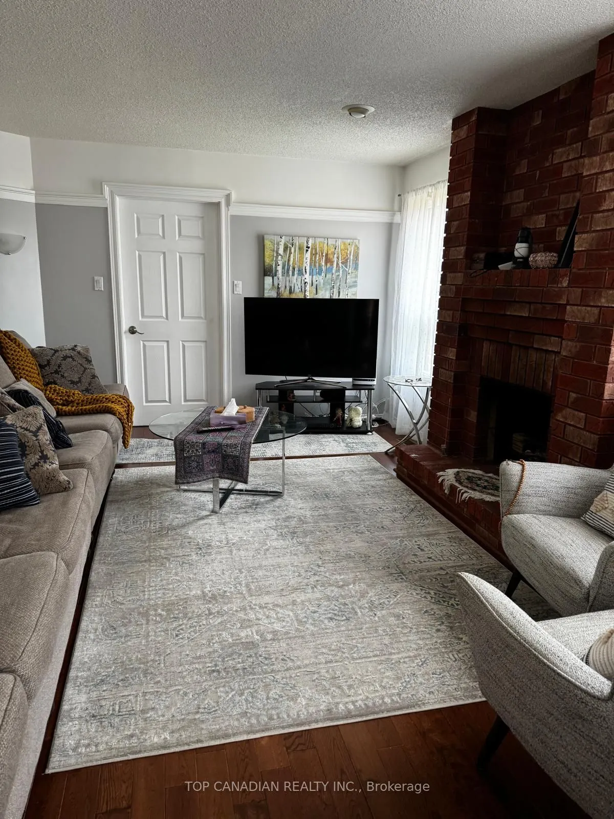 129 Compton Crescent S
