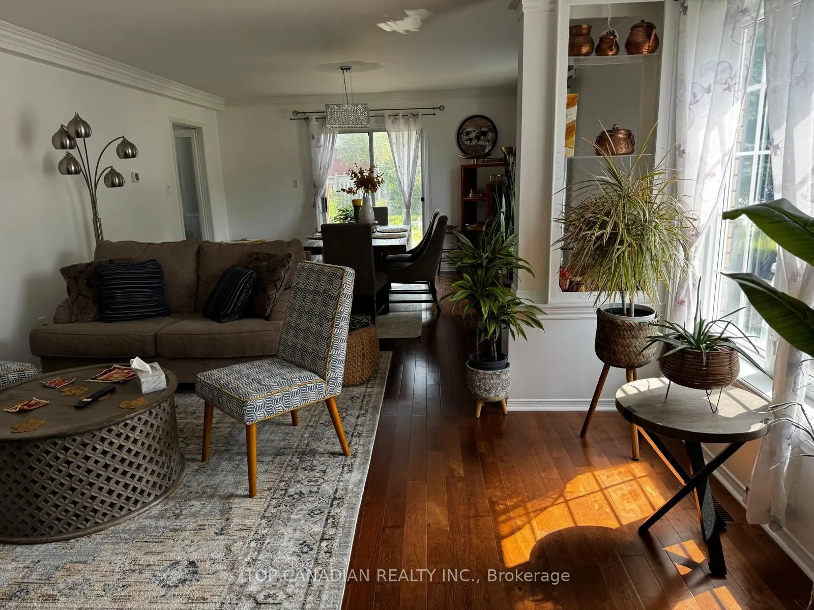129 Compton Crescent S