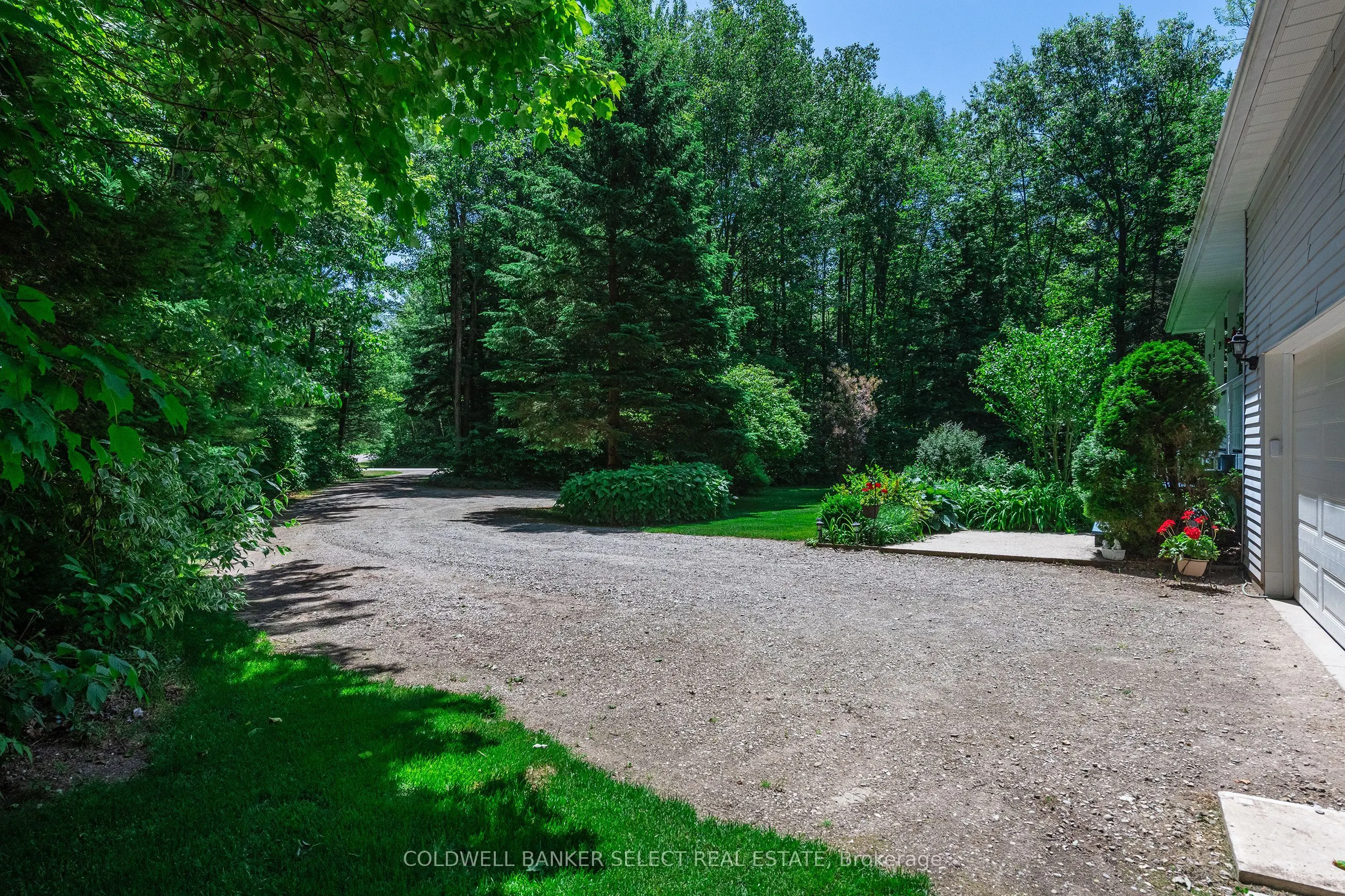 2 Trillium Trail