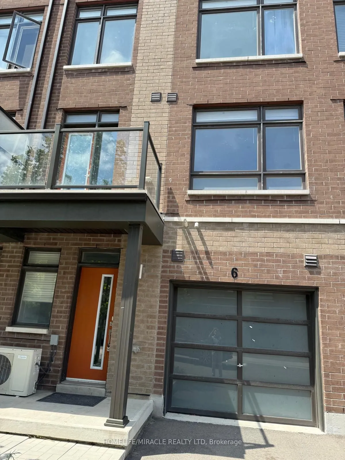 6 Tauton Street