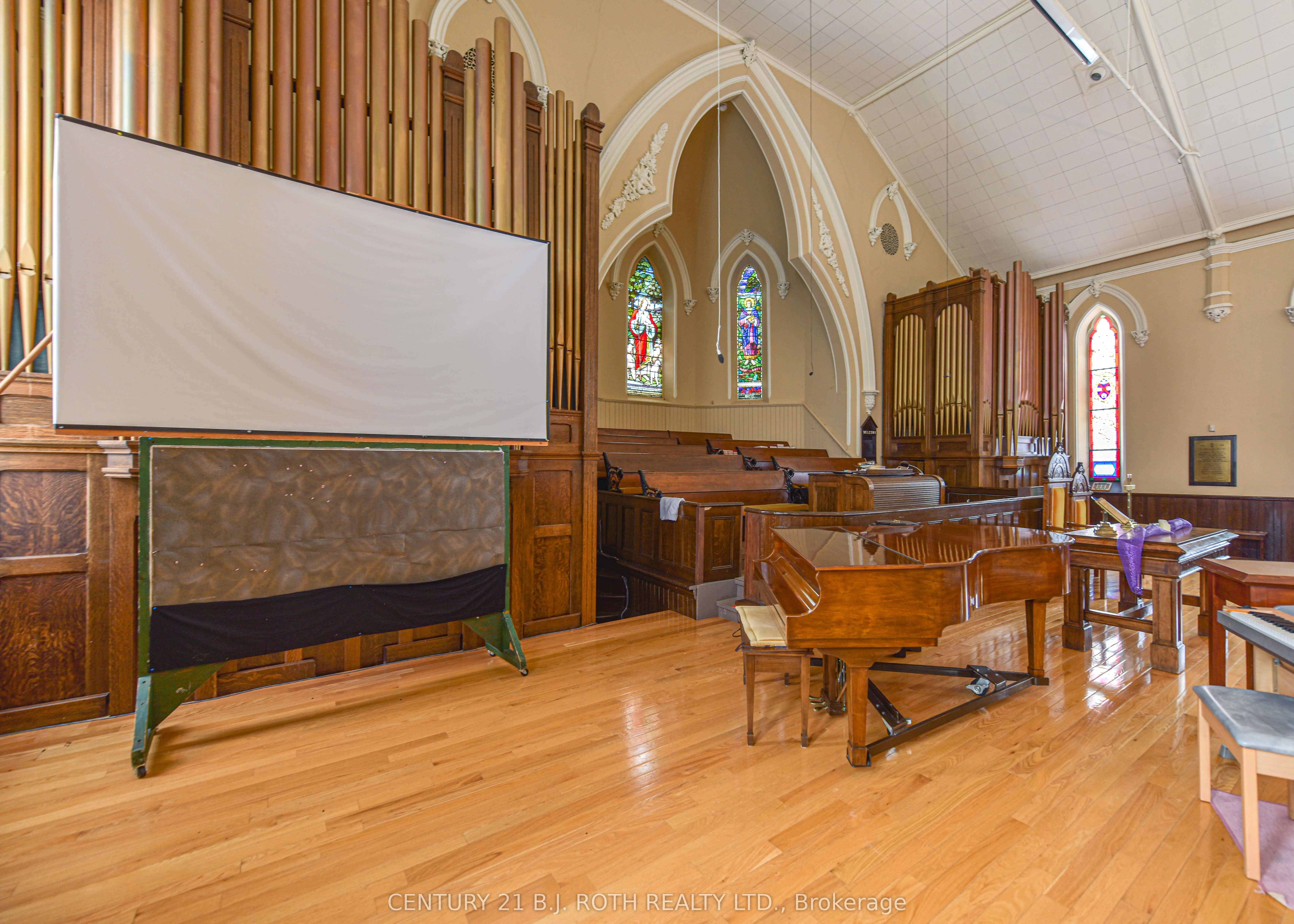 523 Simcoe Street