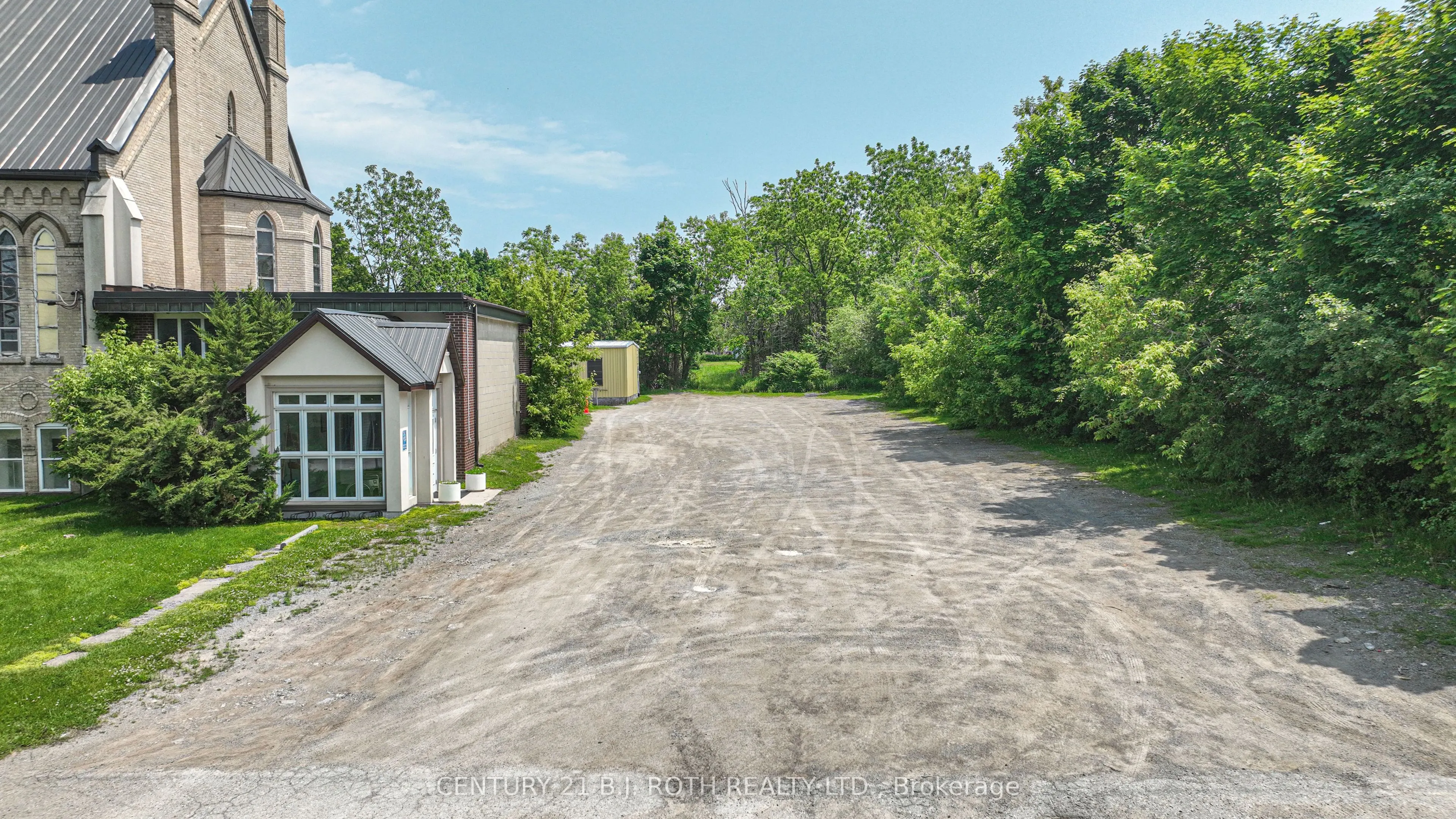523 Simcoe Street