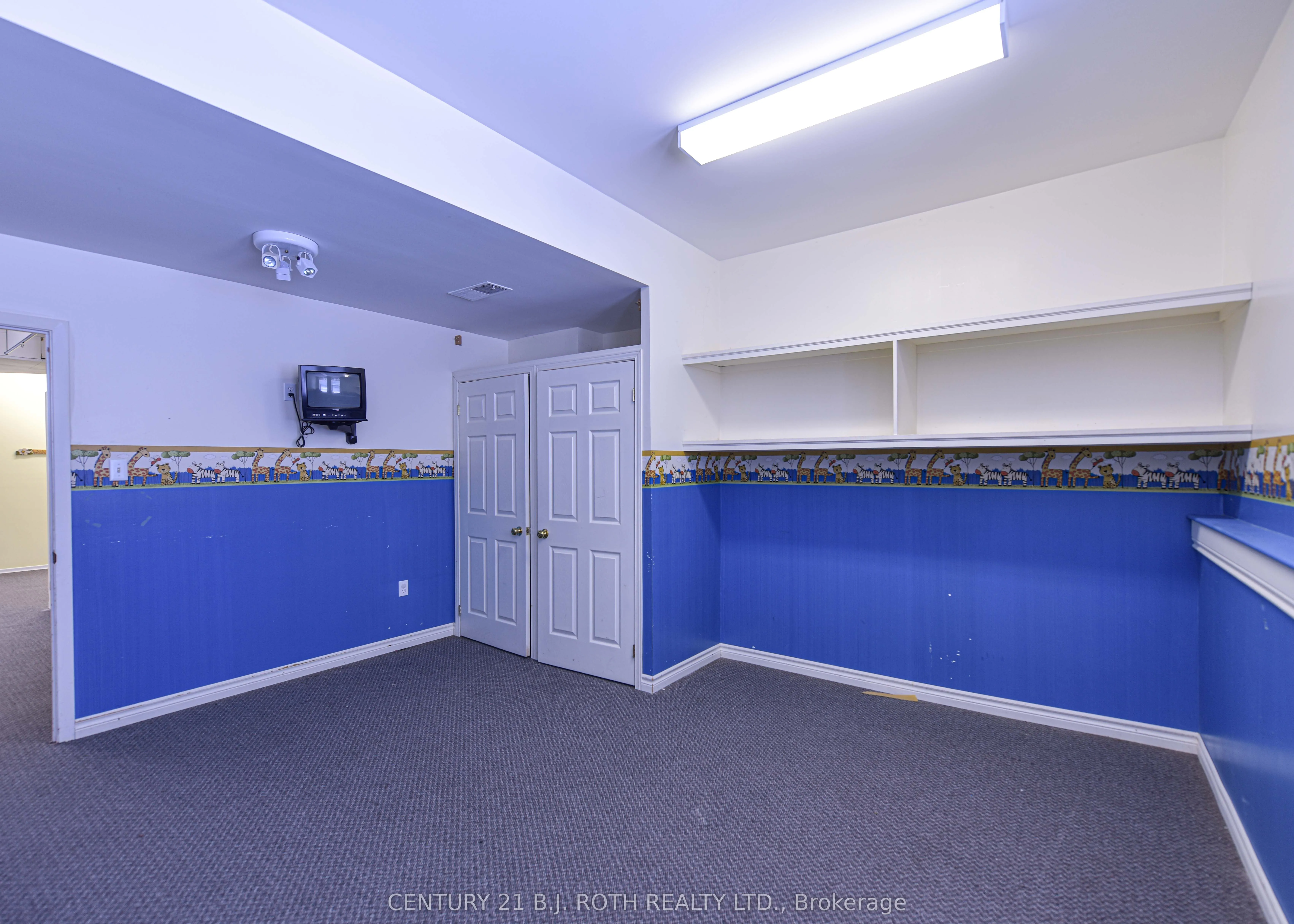 523 Simcoe Street