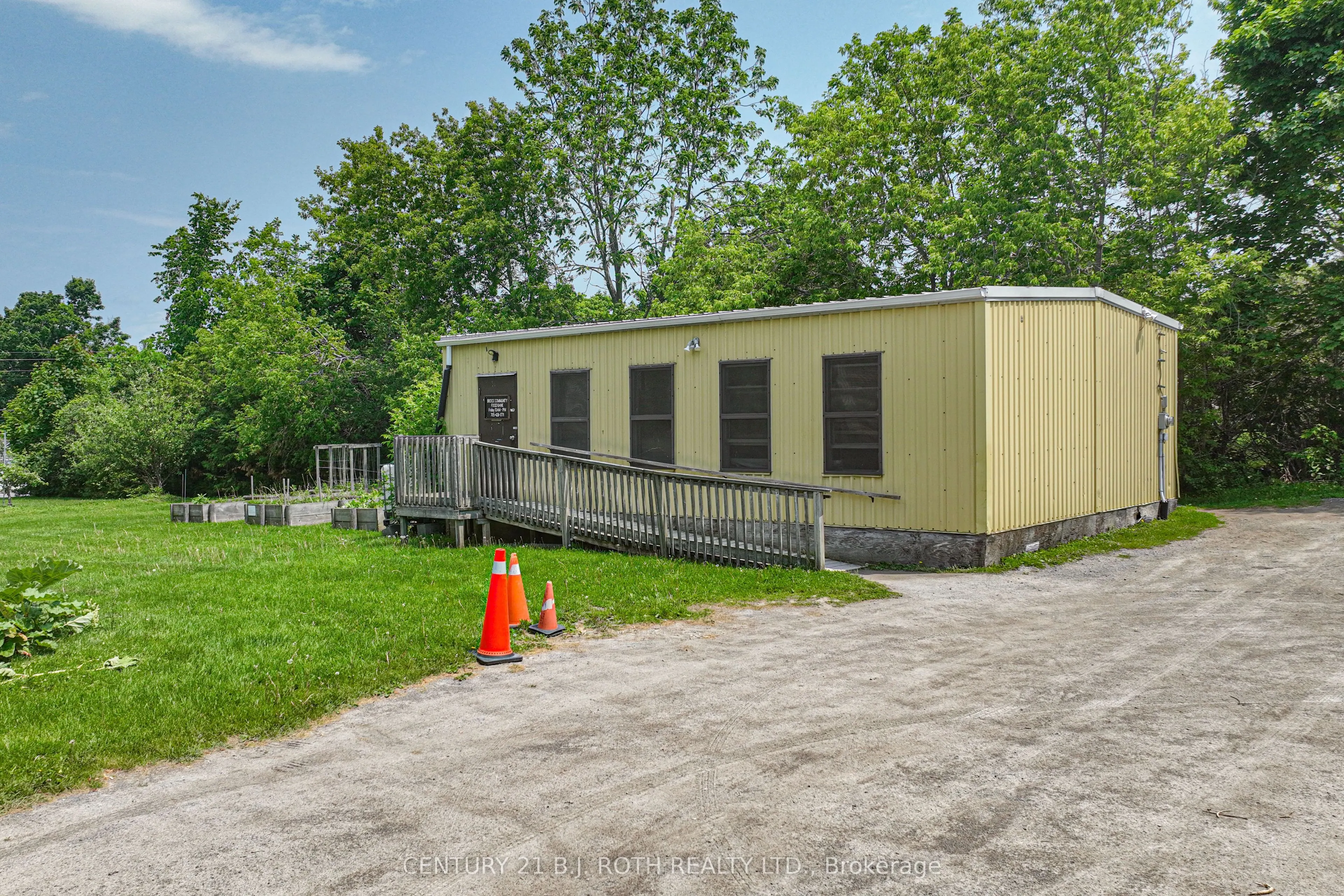 523 Simcoe Street