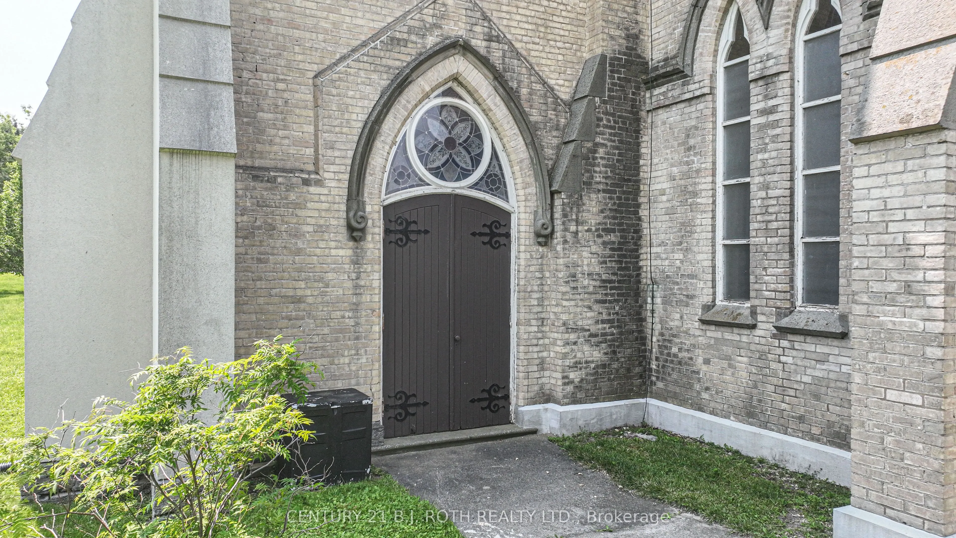 523 Simcoe Street