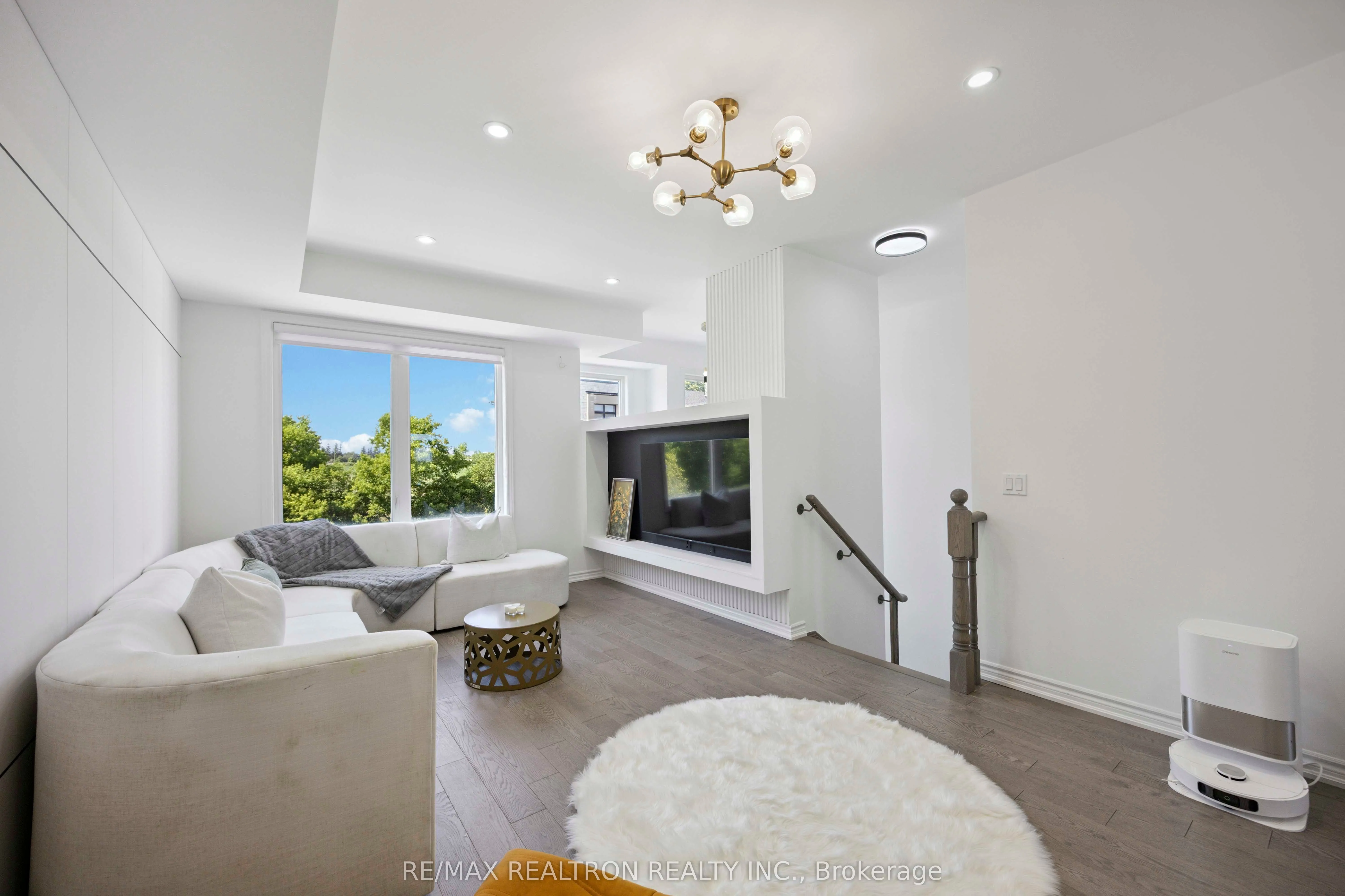 55 Puisaya Drive