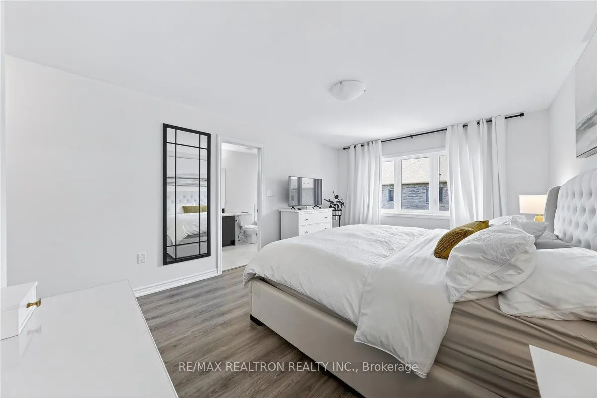 84 Ferragine Crescent