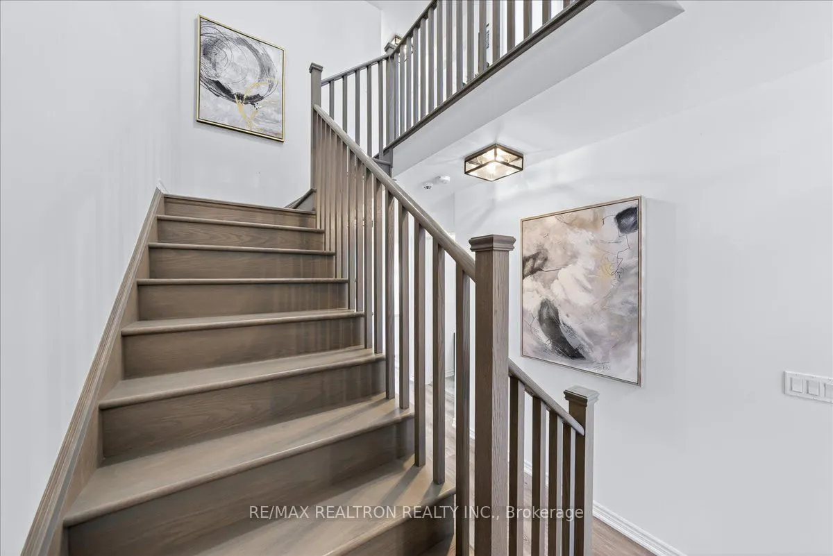 84 Ferragine Crescent