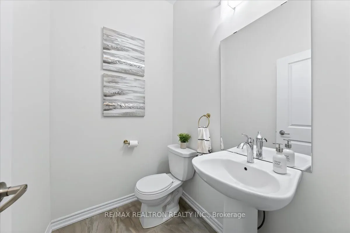 84 Ferragine Crescent
