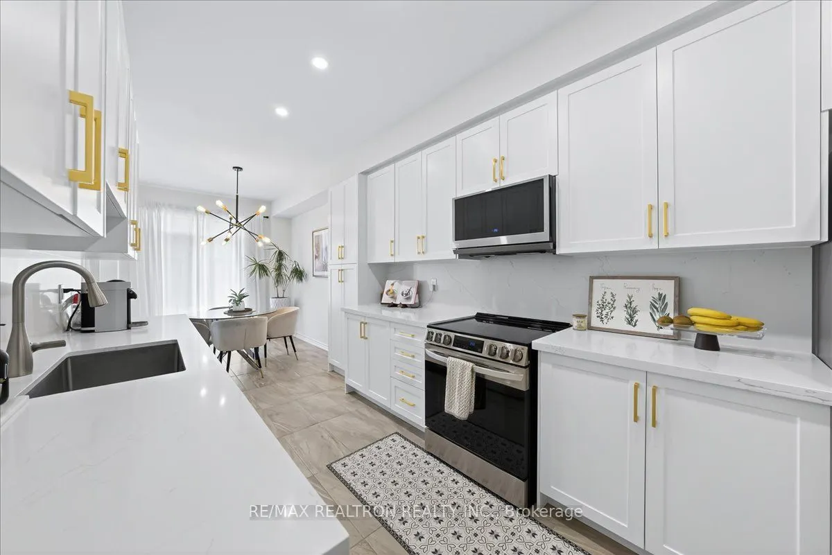 84 Ferragine Crescent
