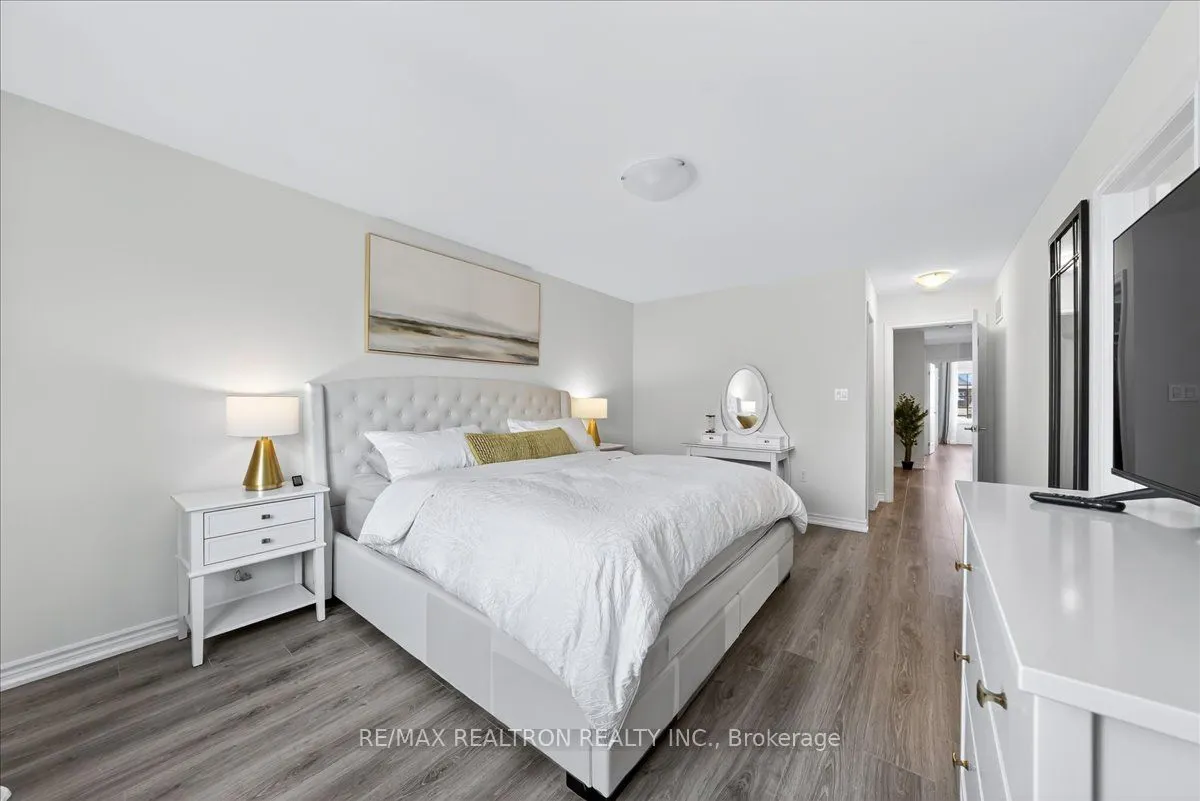 84 Ferragine Crescent