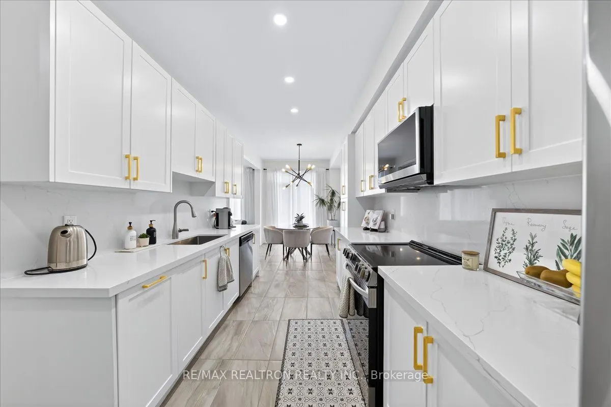 84 Ferragine Crescent