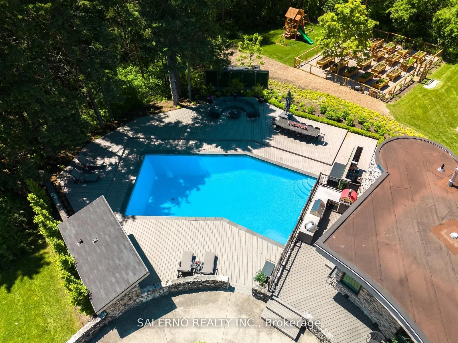290 Kingscross Drive