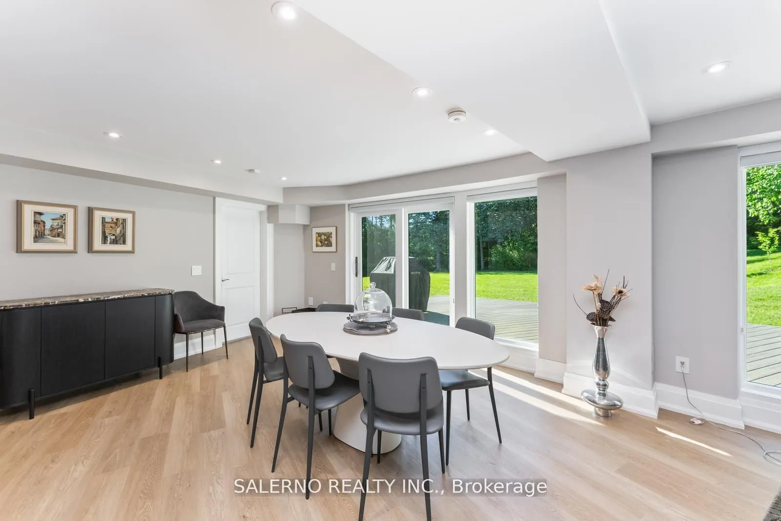 290 Kingscross Drive