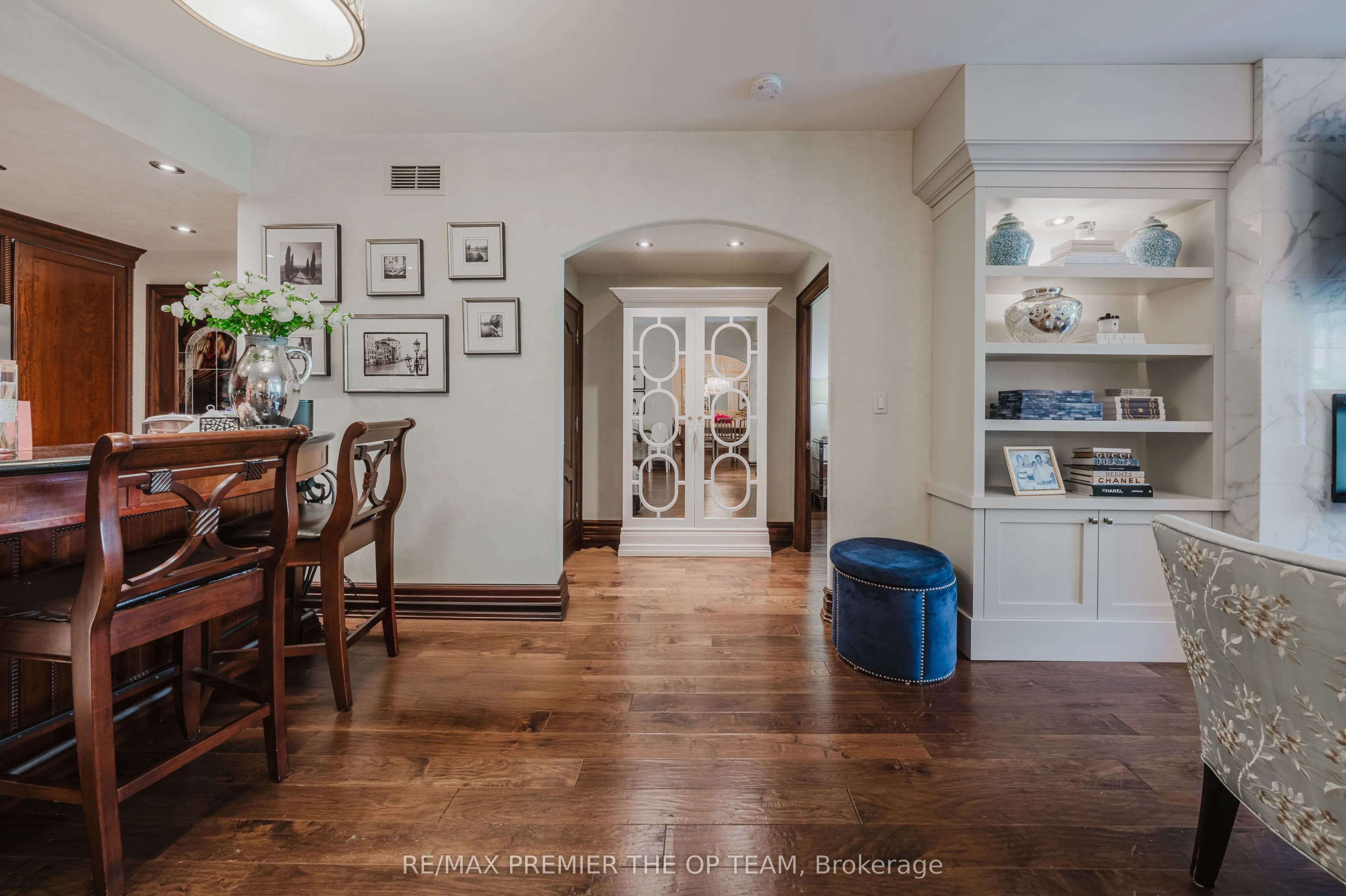 121 Woodbridge Avenue, #321