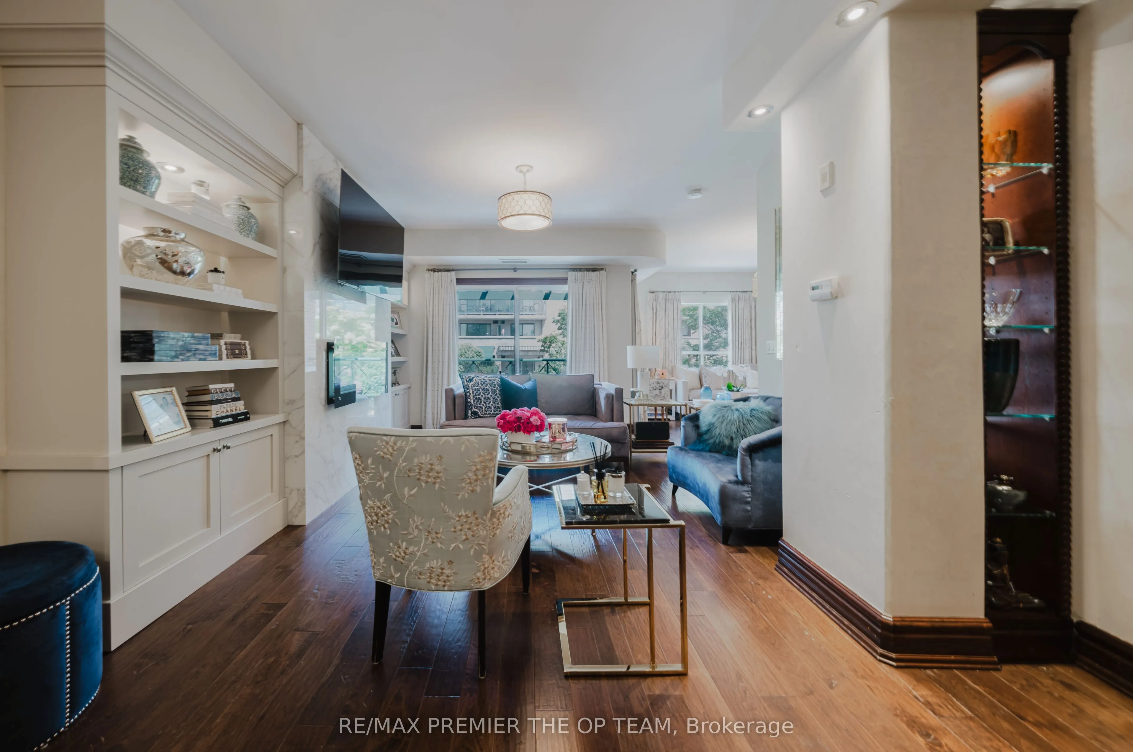 121 Woodbridge Avenue, #321