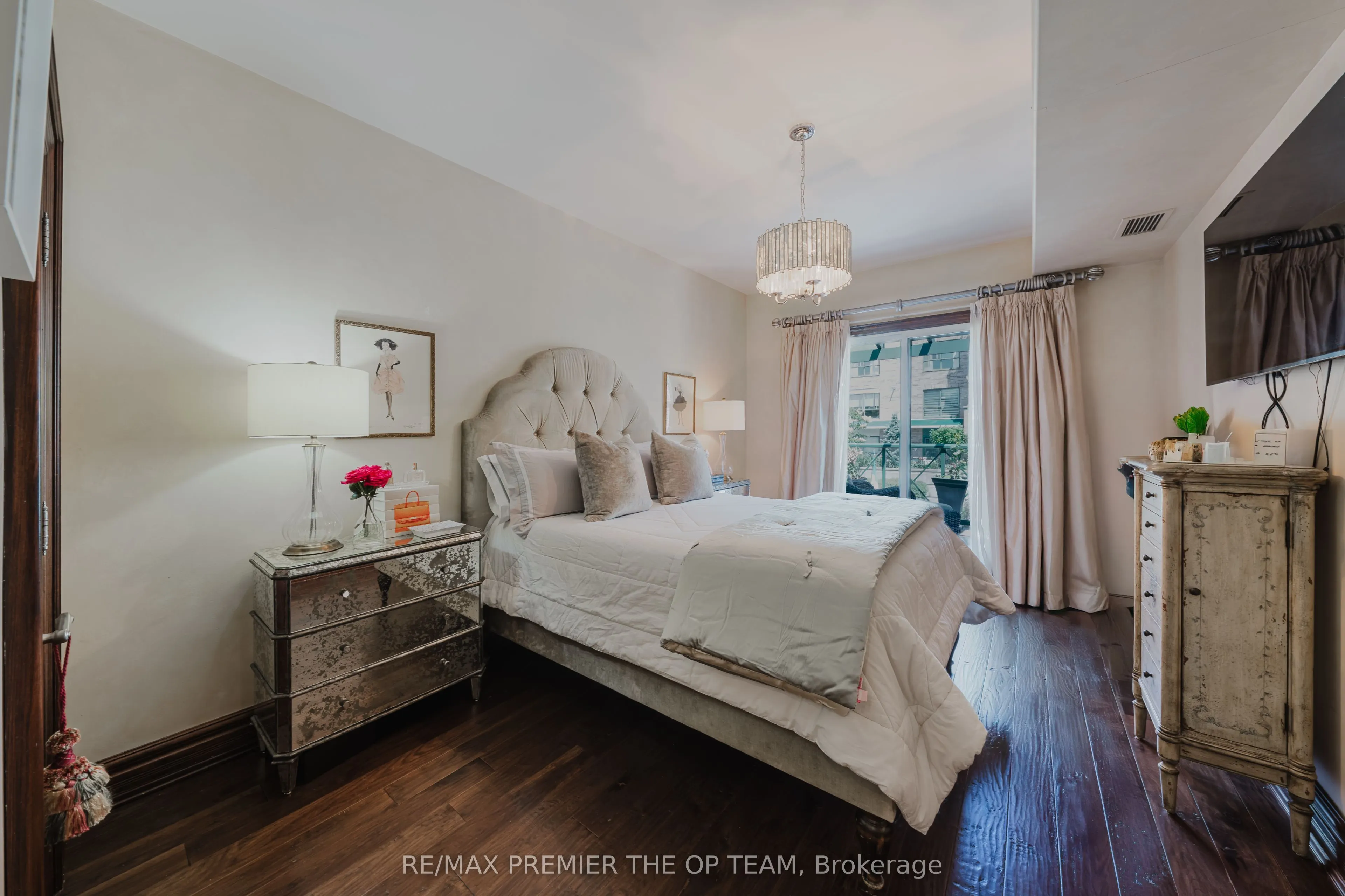 121 Woodbridge Avenue, #321