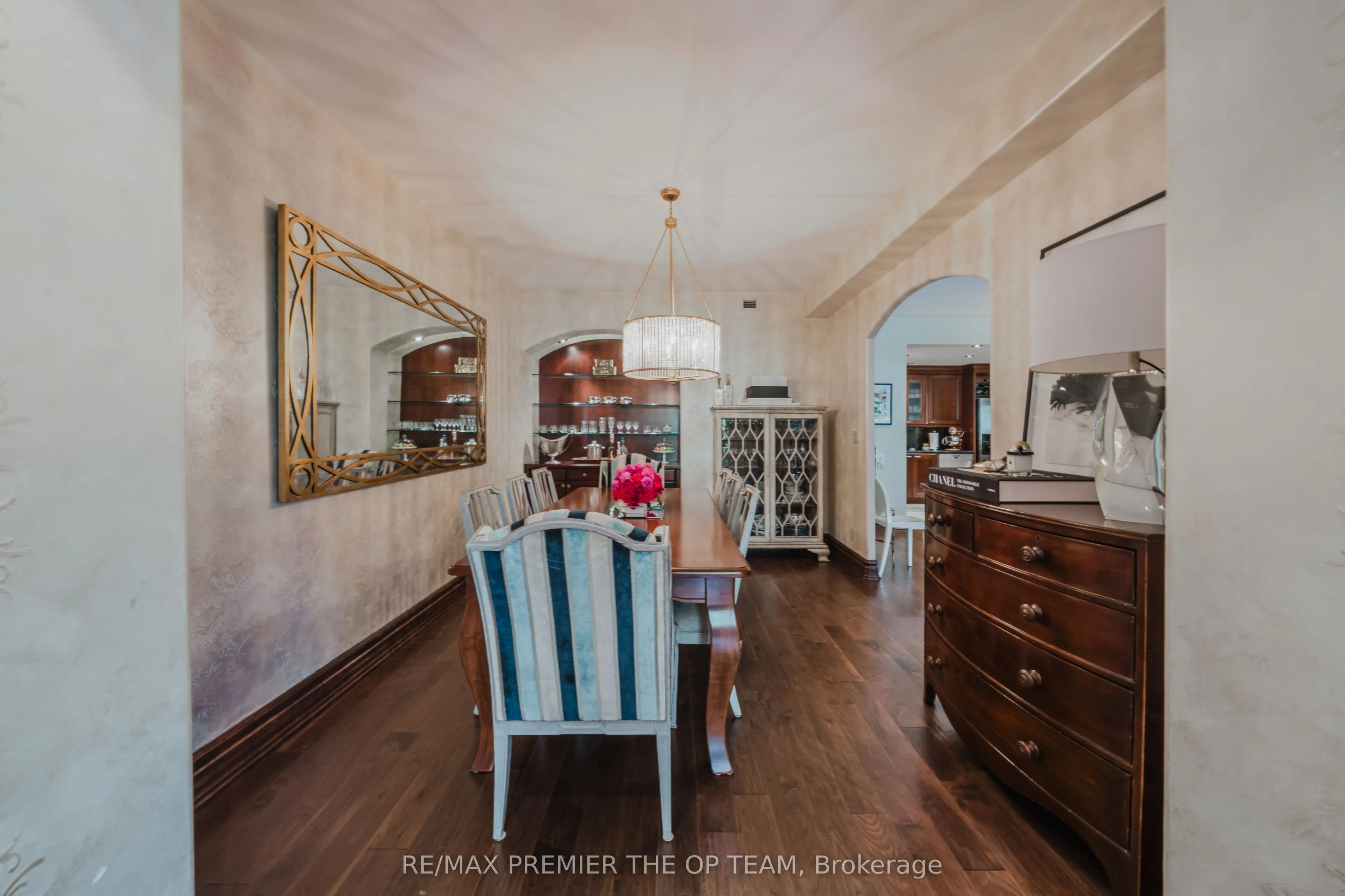 121 Woodbridge Avenue, #321