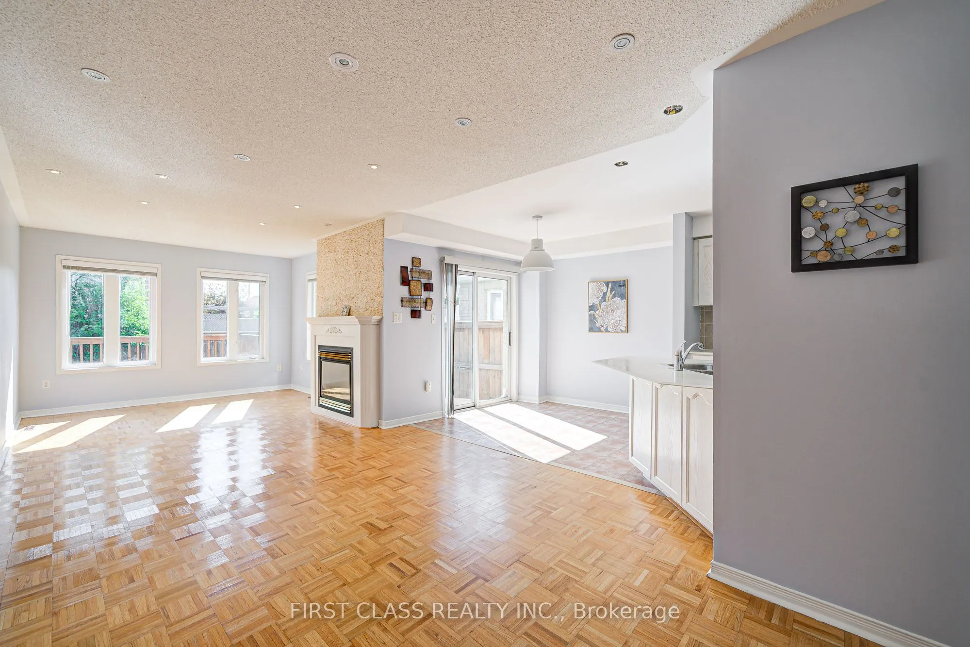 19 Benjamin Hood Crescent