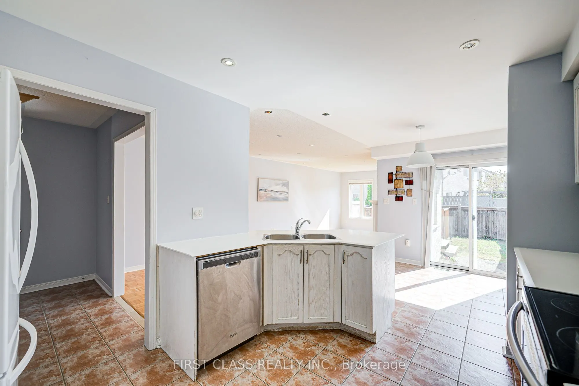 19 Benjamin Hood Crescent