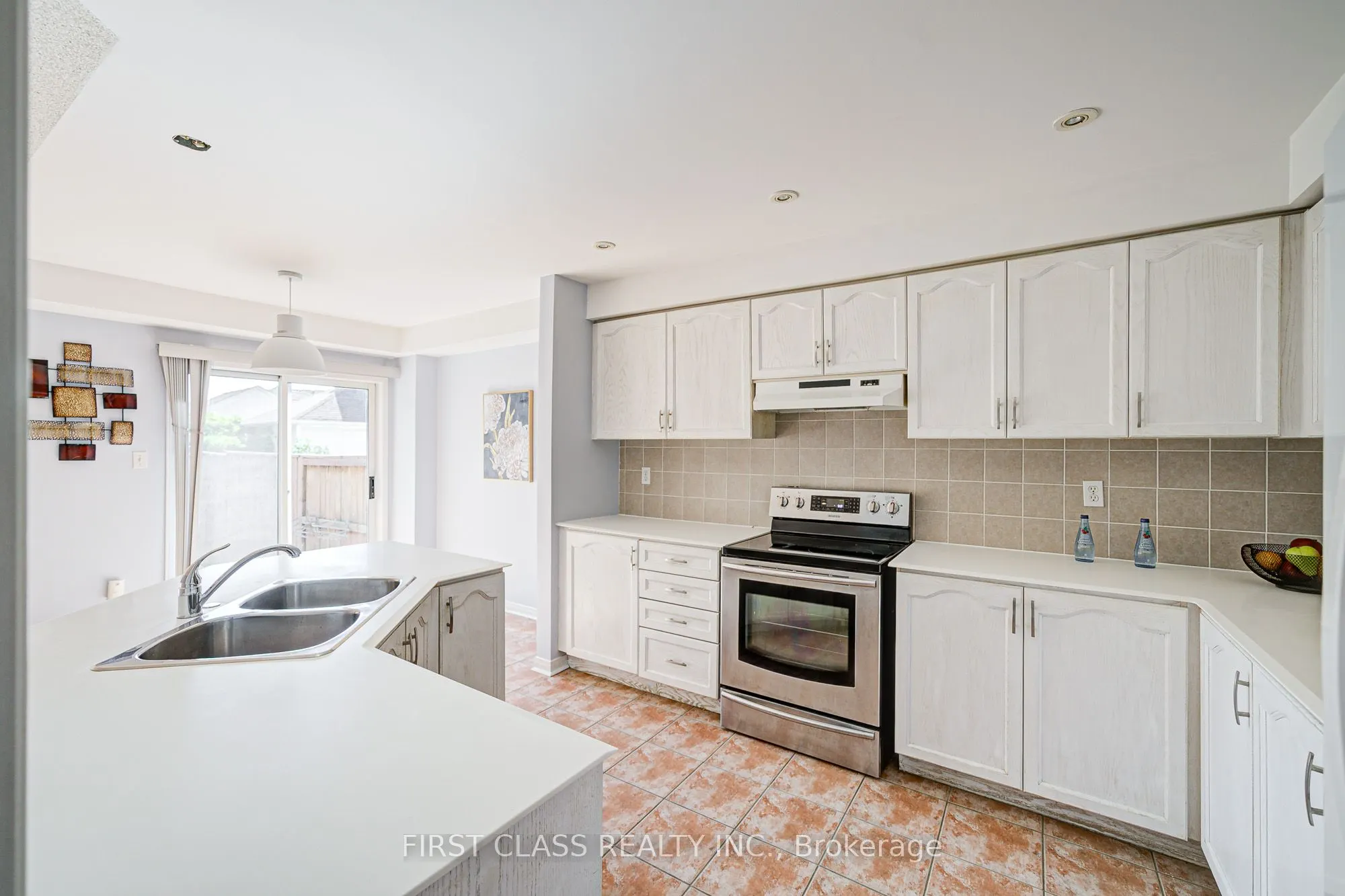 19 Benjamin Hood Crescent