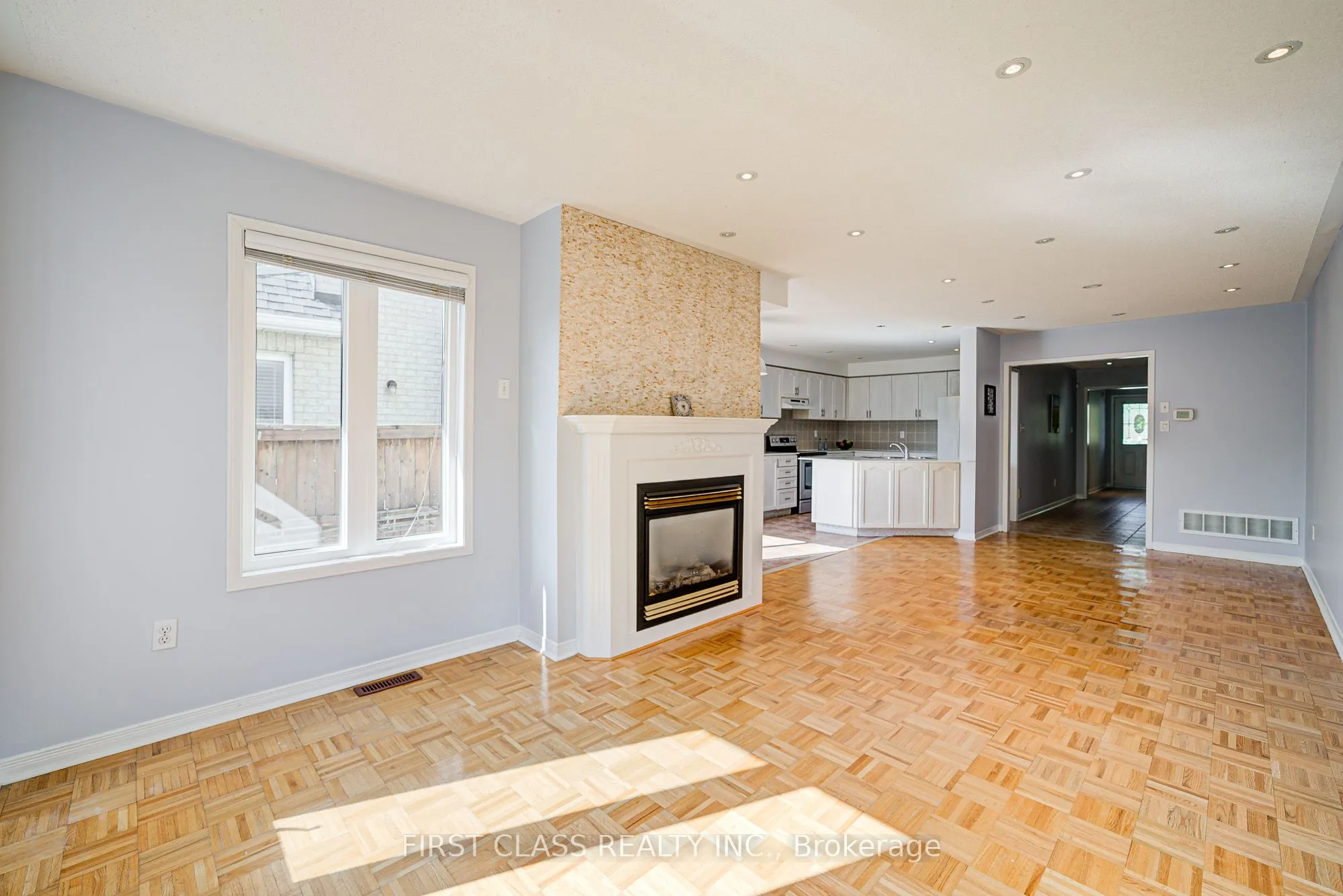 19 Benjamin Hood Crescent