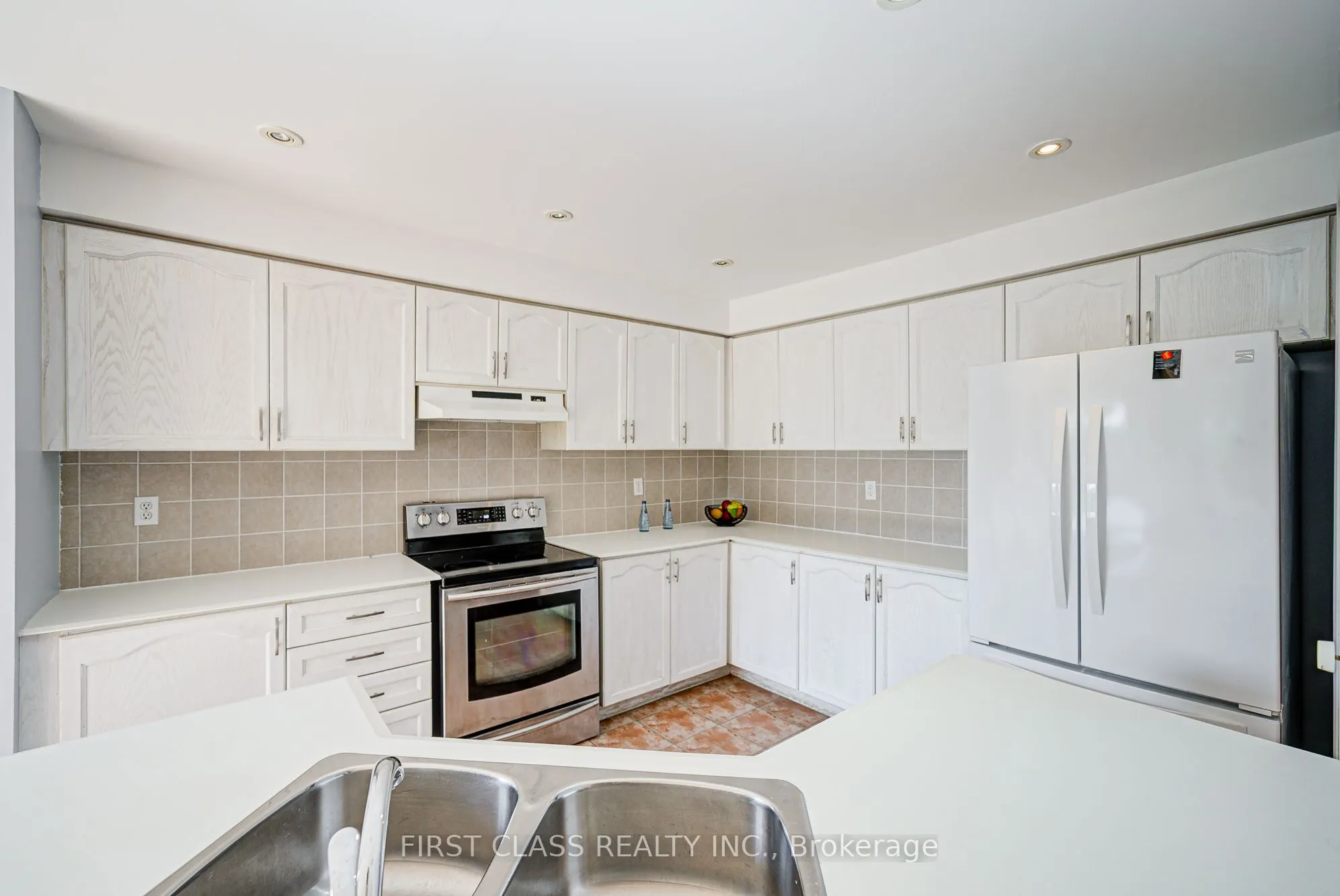 19 Benjamin Hood Crescent