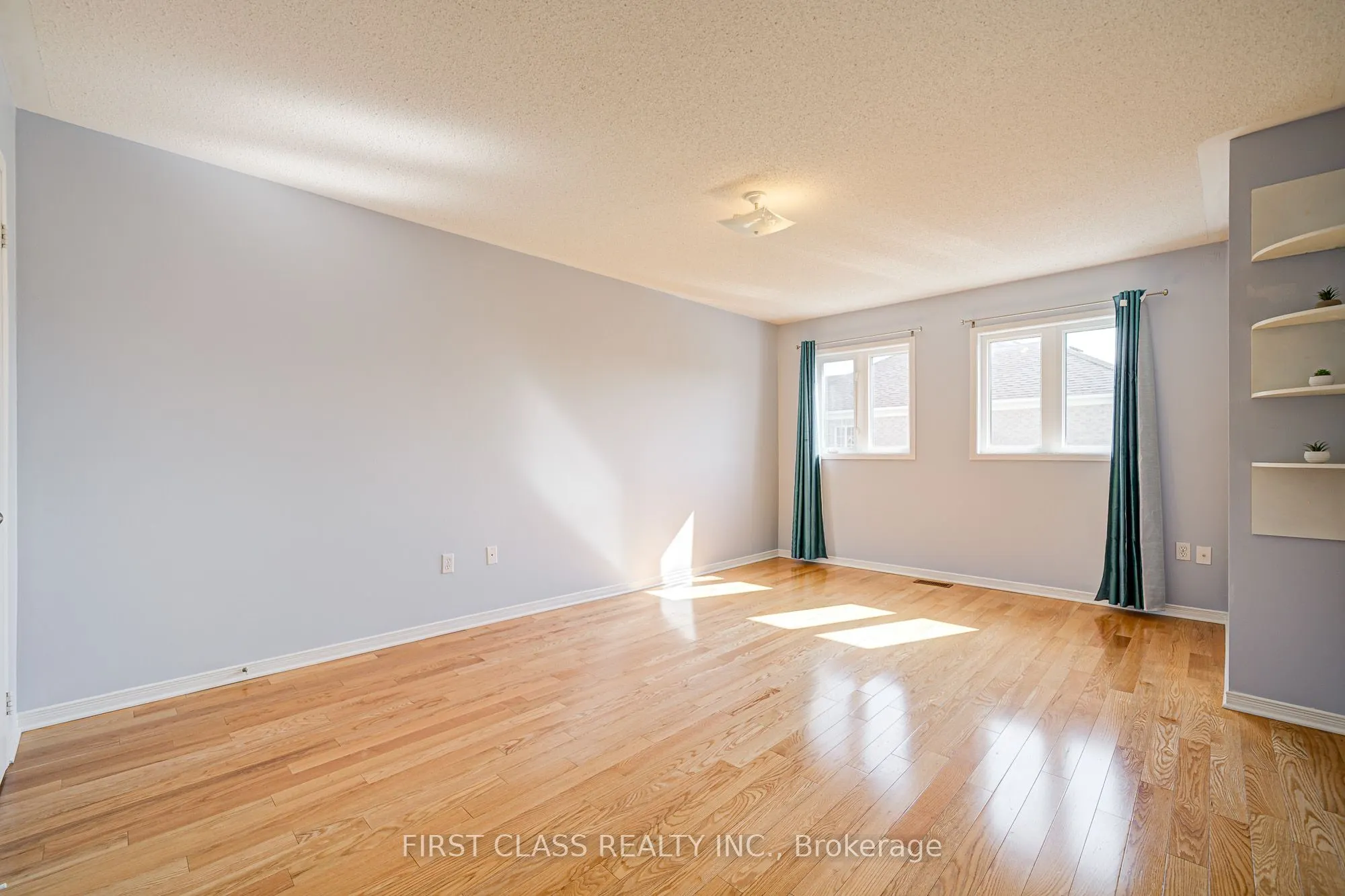 19 Benjamin Hood Crescent