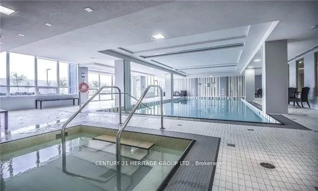 7161 Yonge Street, #718
