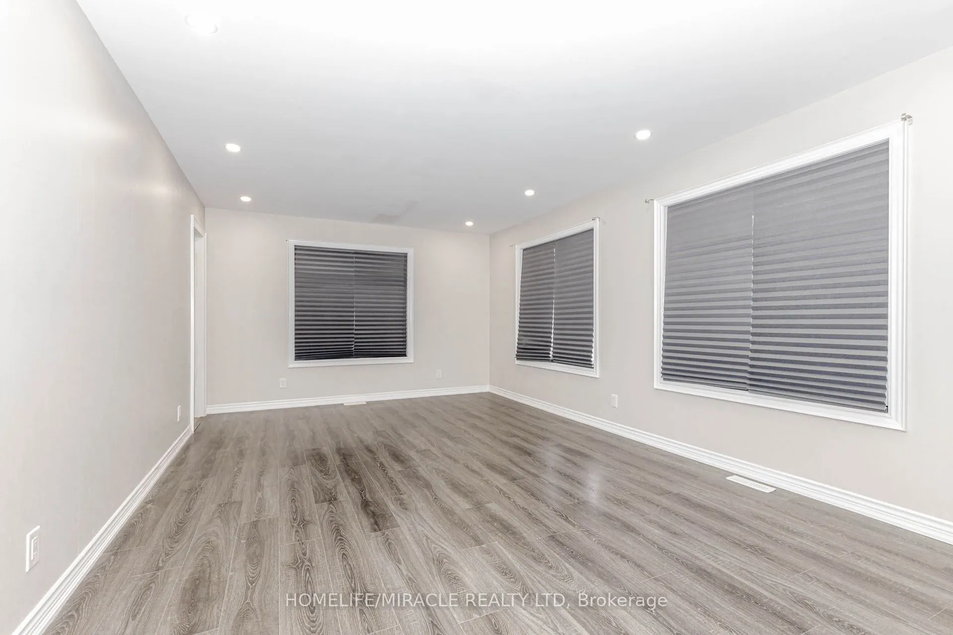 637 Simcoe Street