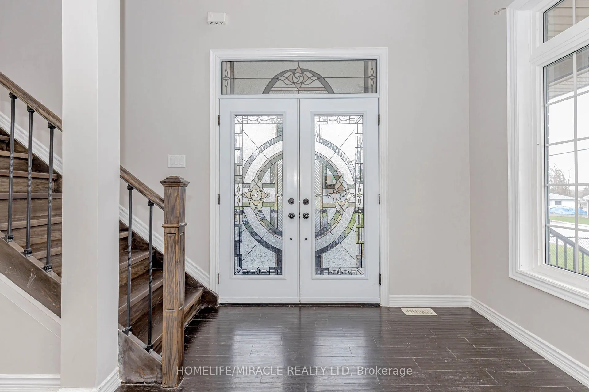 637 Simcoe Street