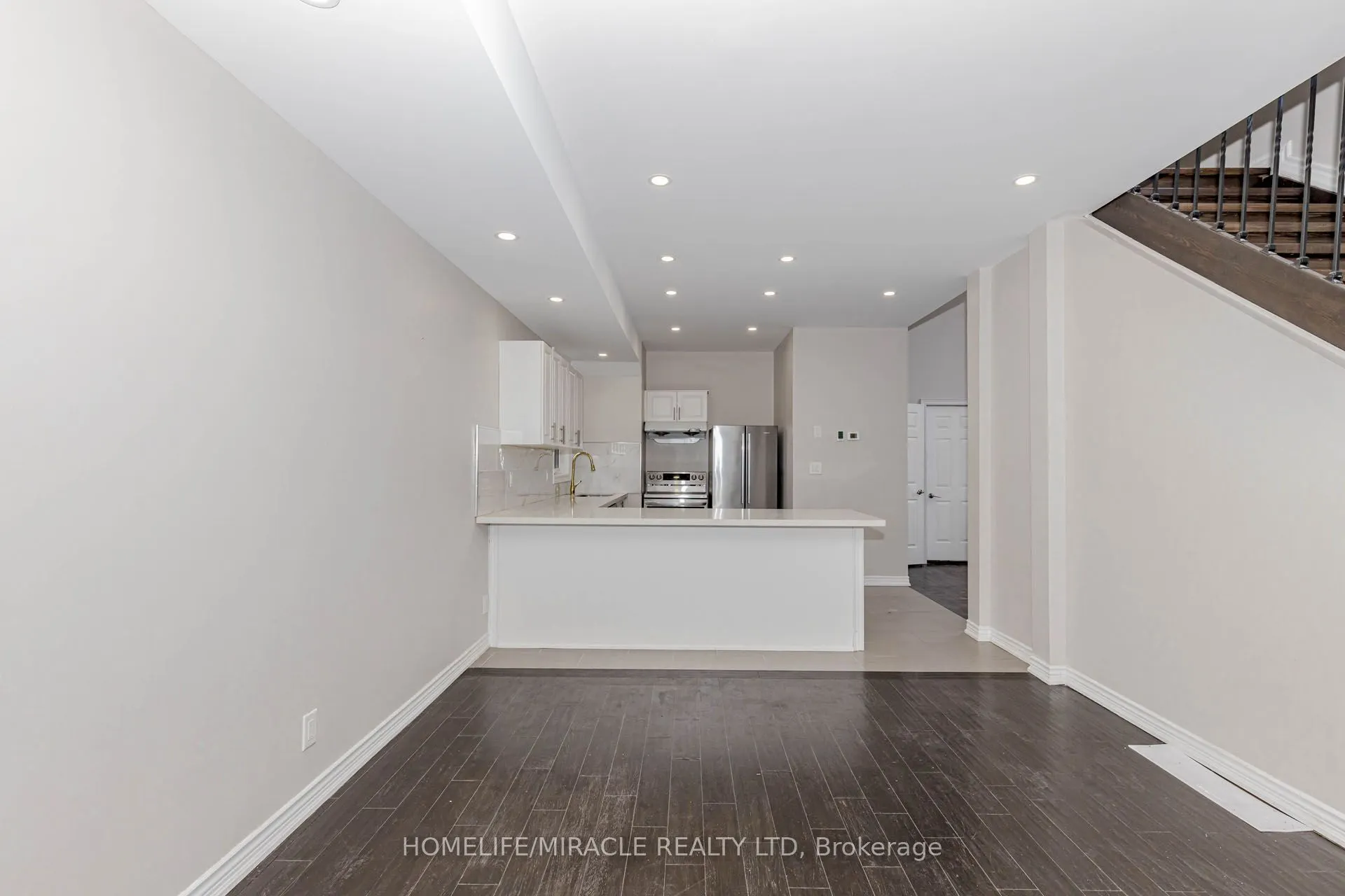 637 Simcoe Street