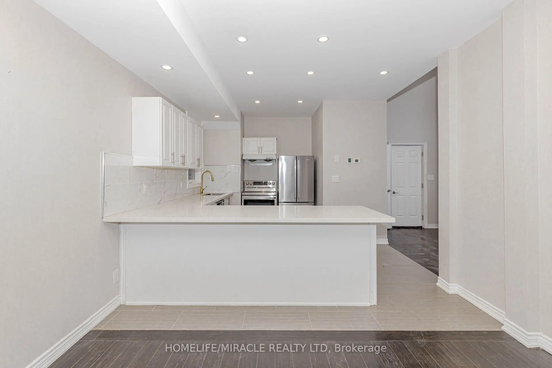 637 Simcoe Street