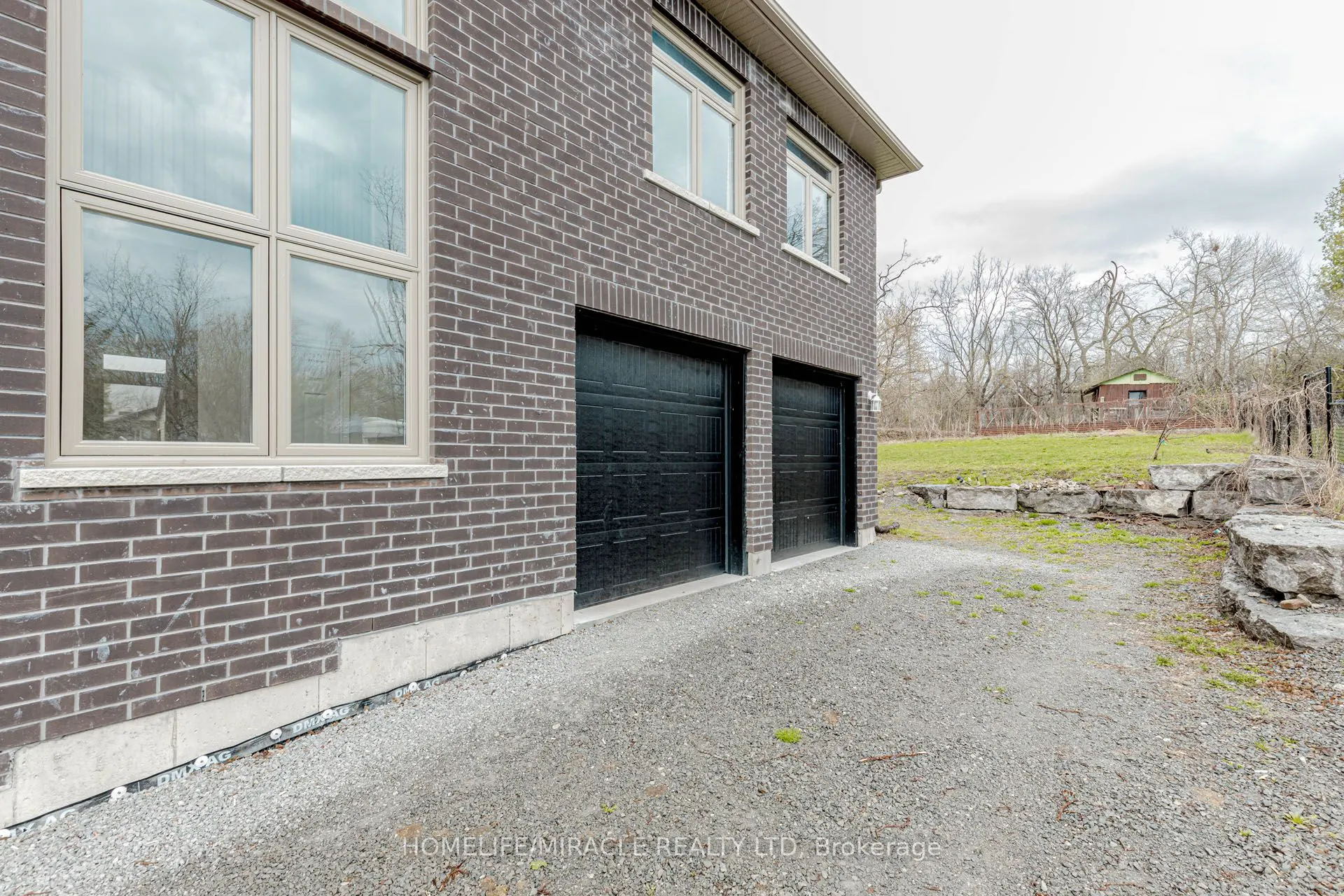 637 Simcoe Street