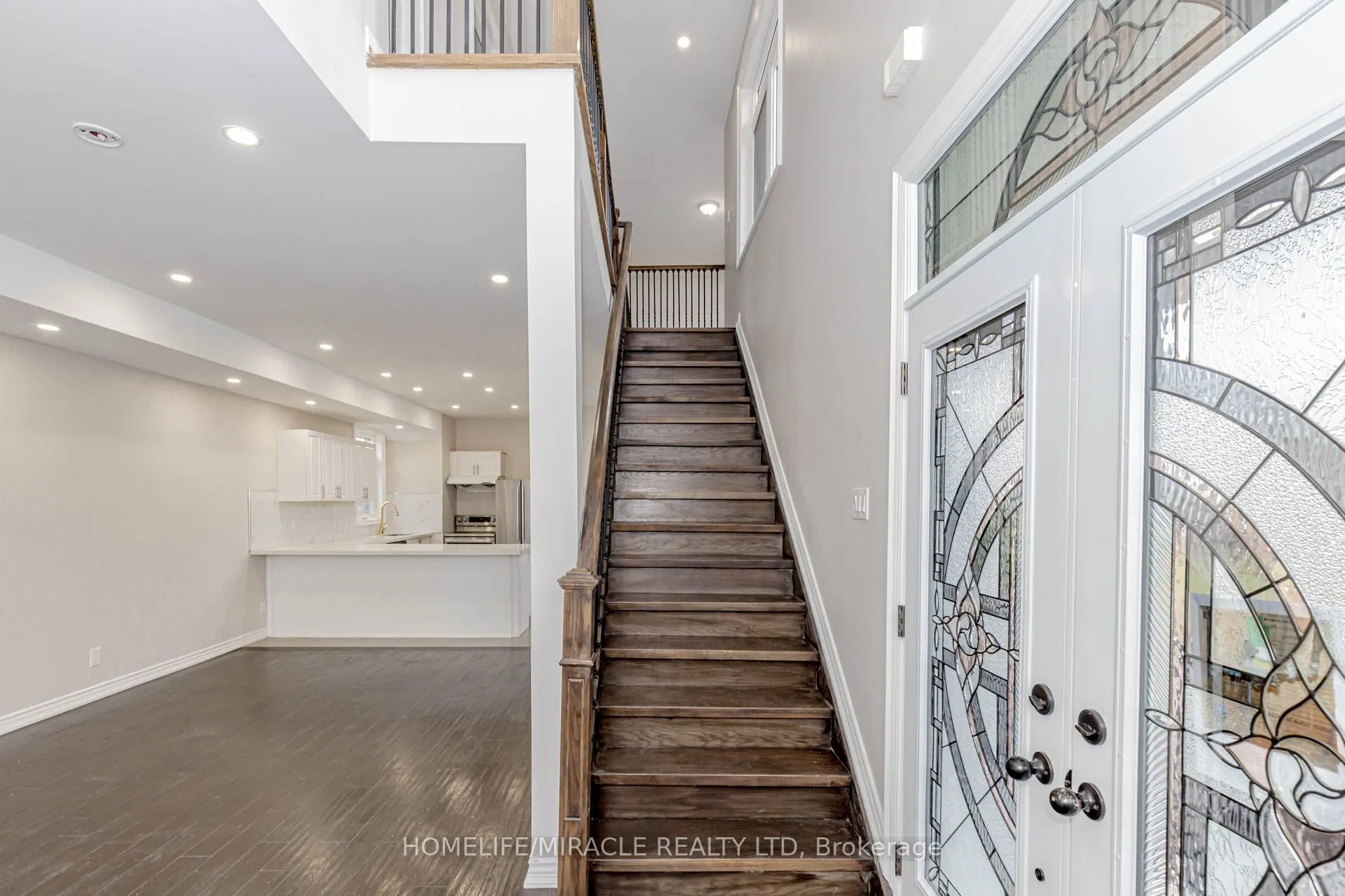 637 Simcoe Street