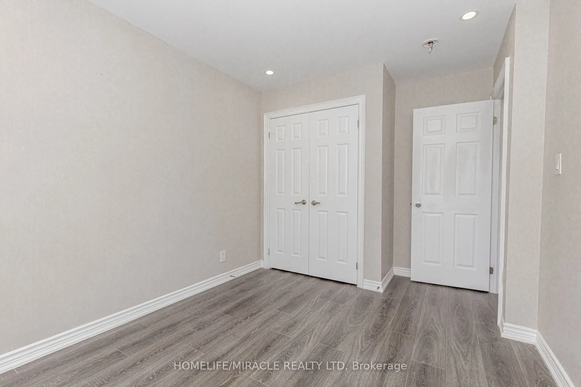 637 Simcoe Street