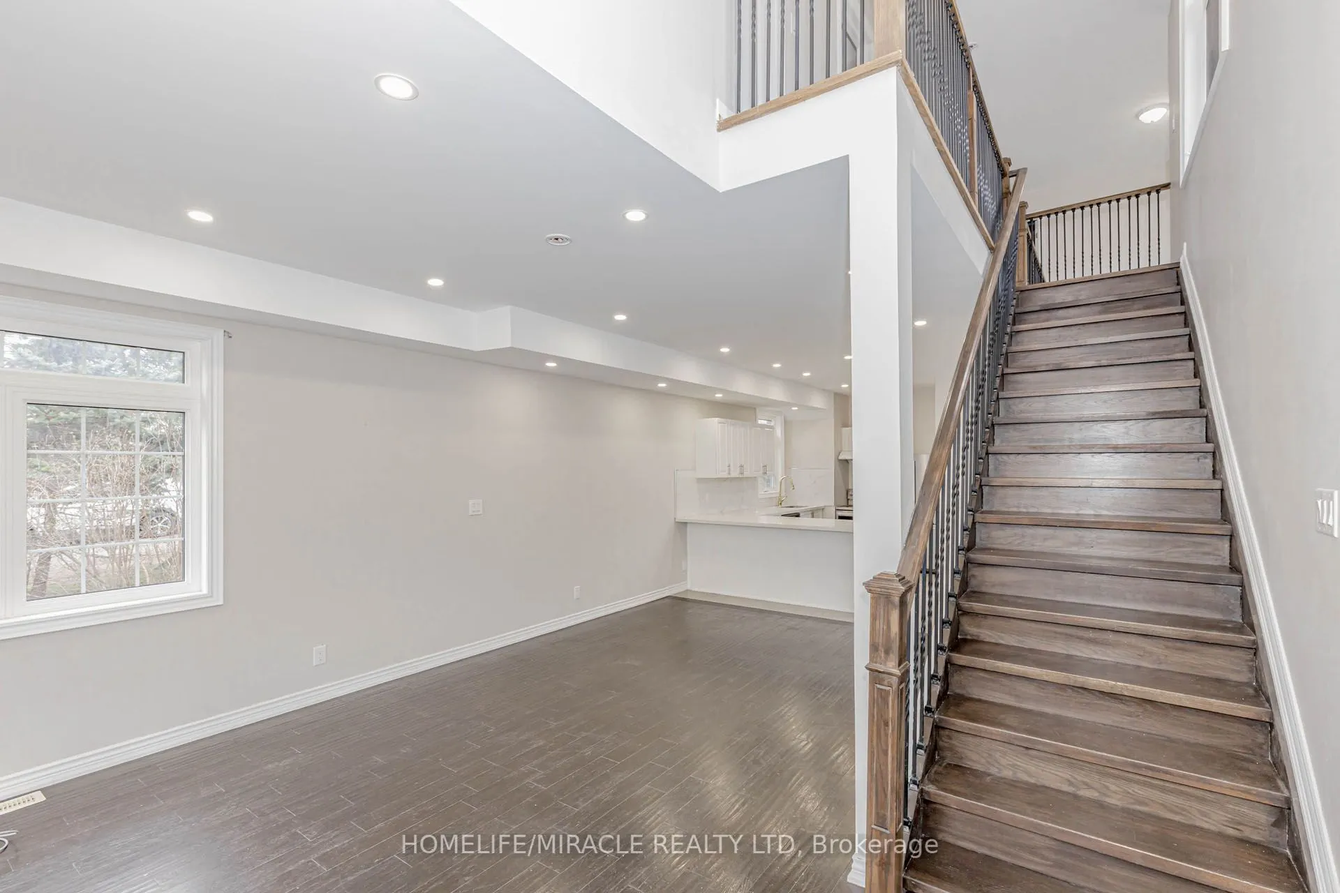 637 Simcoe Street