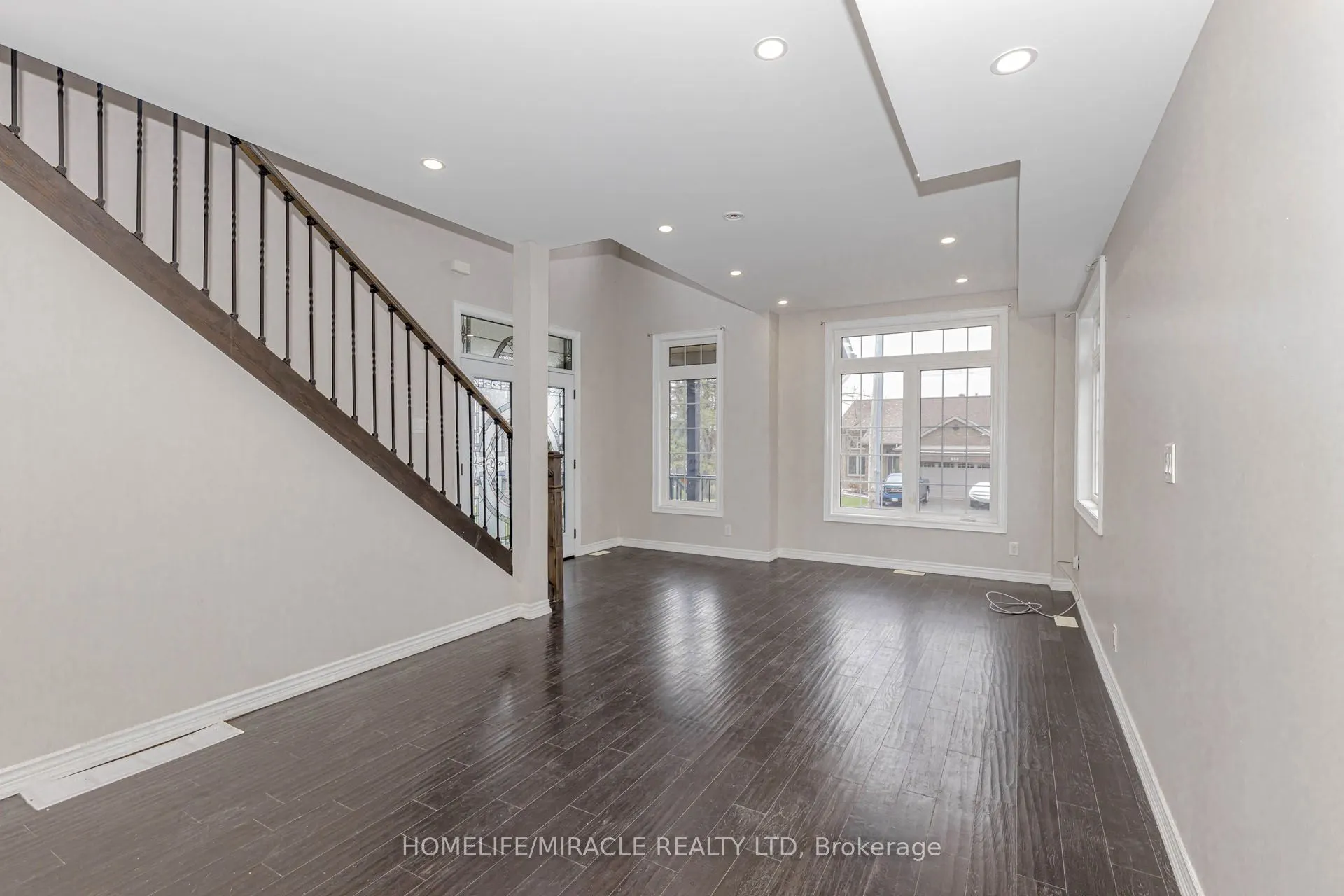 637 Simcoe Street
