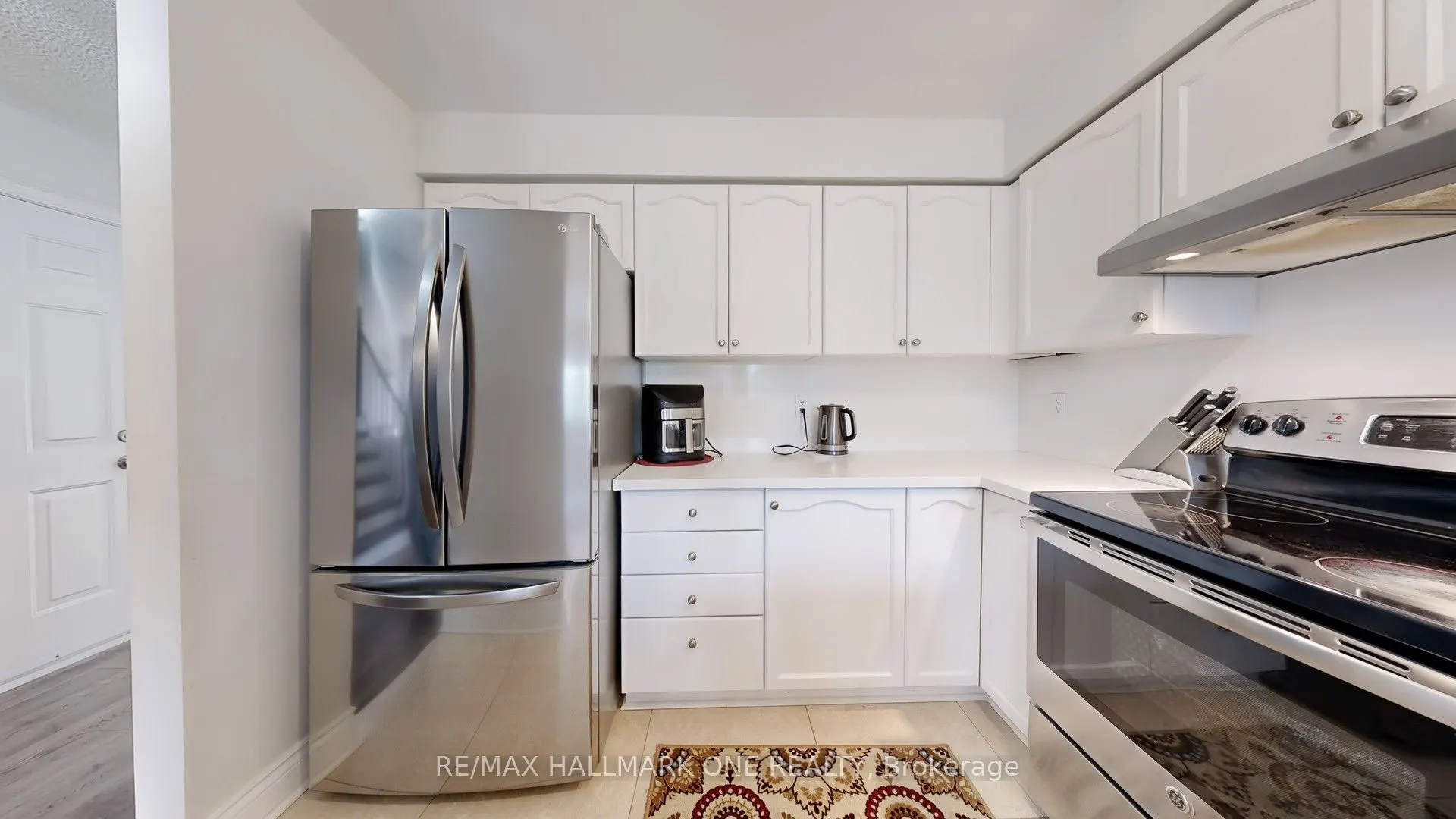 7 Laurendale Avenue