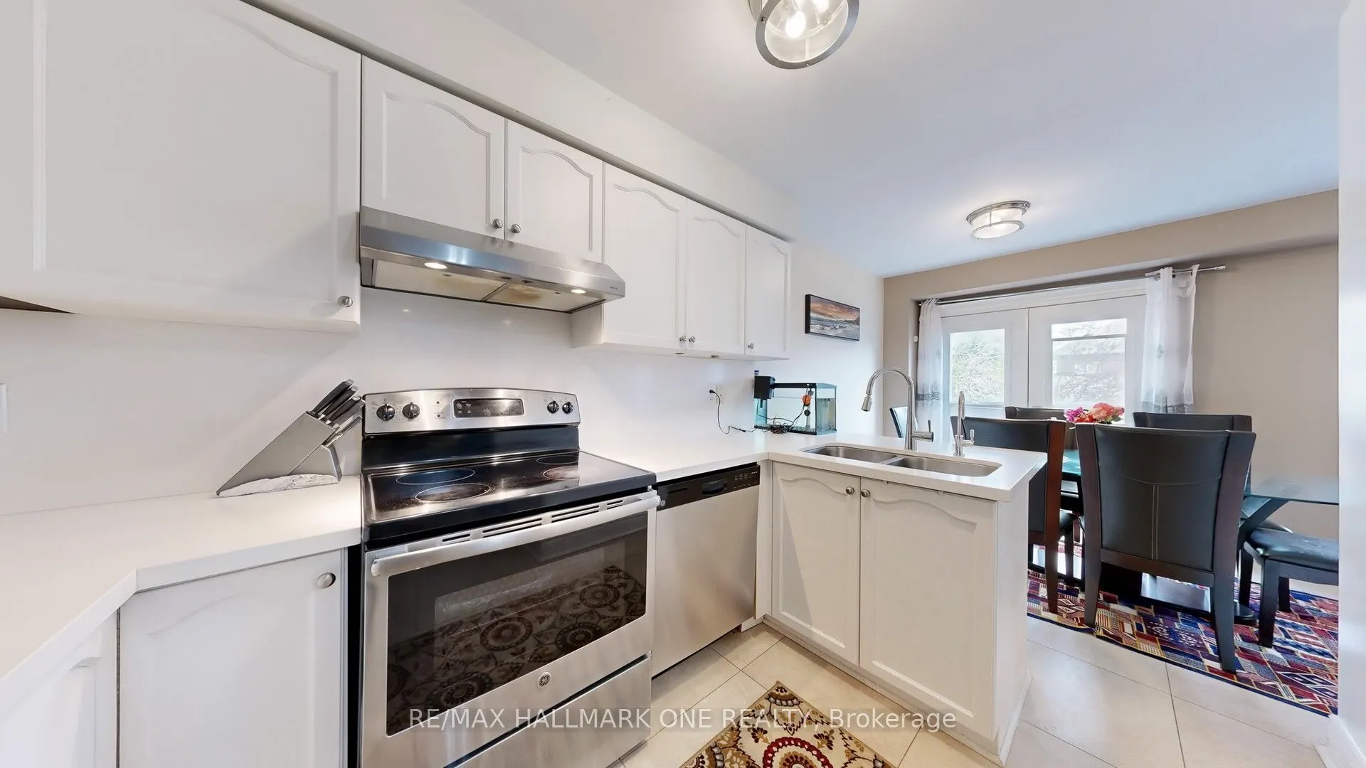 7 Laurendale Avenue
